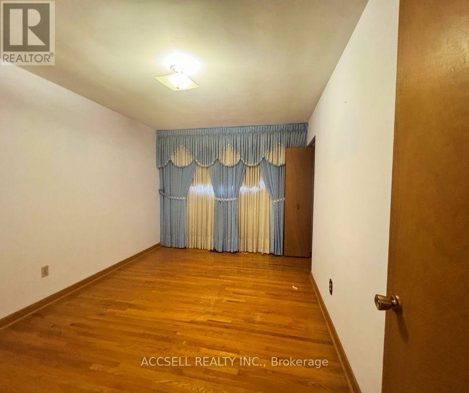 163 Marcella Crescent, Hamilton, Ontario  L8K 6G2 - Photo 12 - X12675002