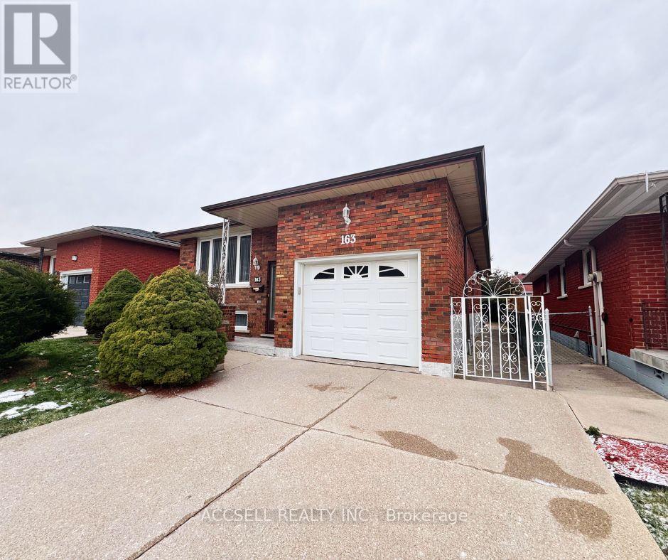 163 Marcella Crescent, Hamilton, Ontario  L8K 6G2 - Photo 2 - X12675002