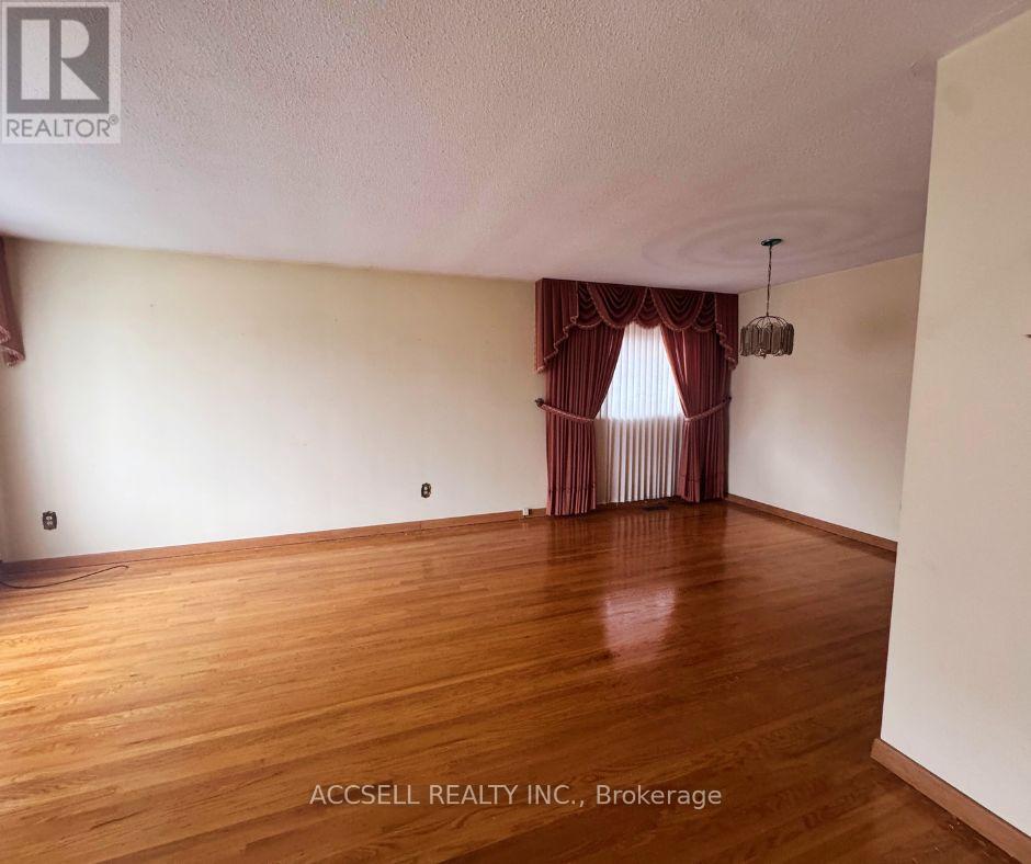 163 Marcella Crescent, Hamilton, Ontario  L8K 6G2 - Photo 6 - X12675002