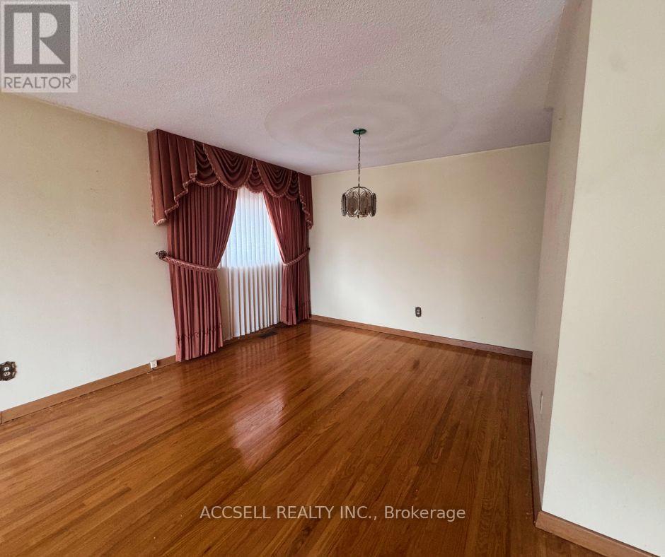 163 Marcella Crescent, Hamilton, Ontario  L8K 6G2 - Photo 7 - X12675002