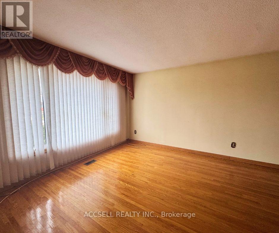 163 Marcella Crescent, Hamilton, Ontario  L8K 6G2 - Photo 8 - X12675002