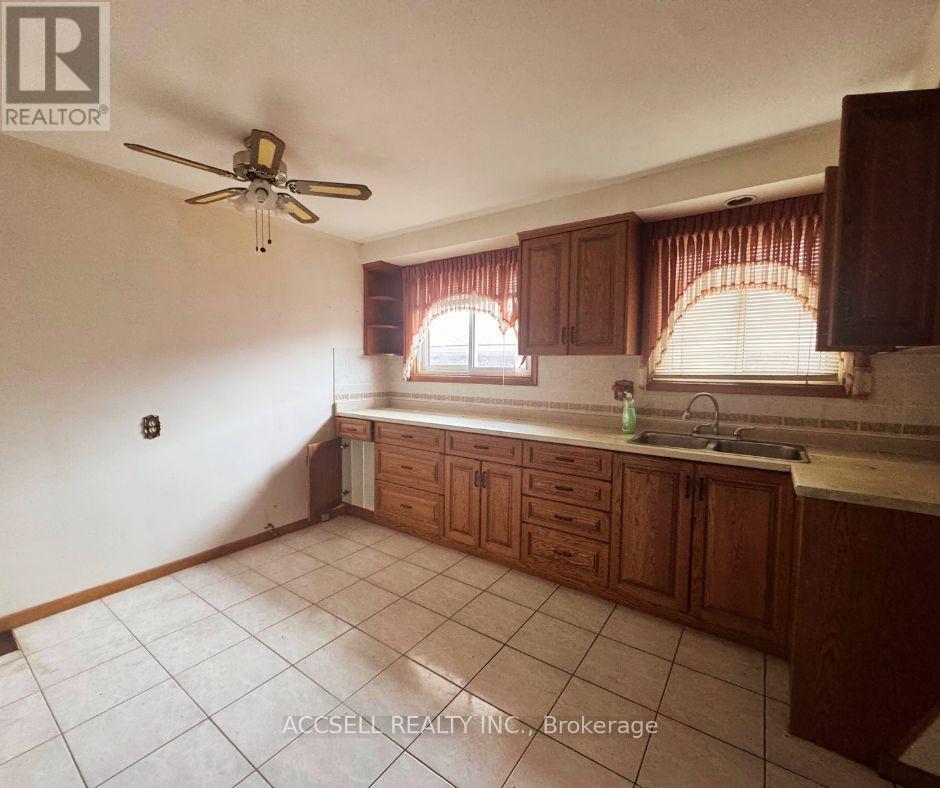 163 Marcella Crescent, Hamilton, Ontario  L8K 6G2 - Photo 9 - X12675002