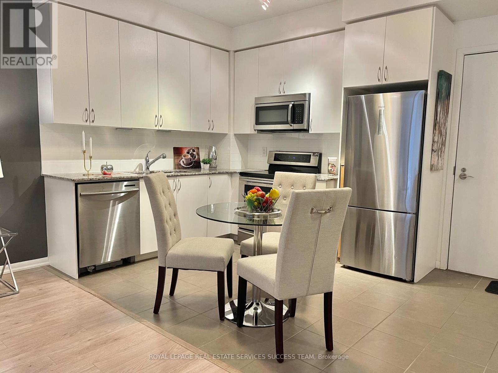 241 - 36 Via Bagnato Street, Toronto, Ontario M6A 0B7 - Photo 4 - W12674766