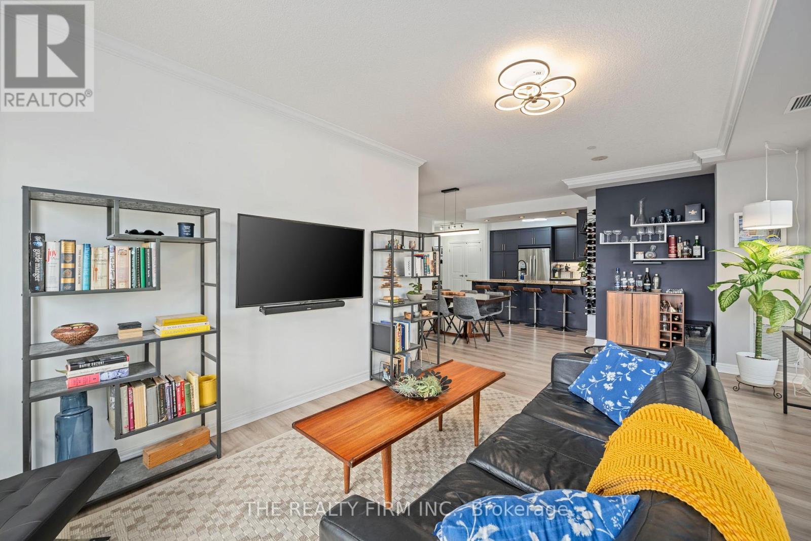 803 - 330 Ridout Street N, London East, Ontario  N6A 0A7 - Photo 6 - X12675110