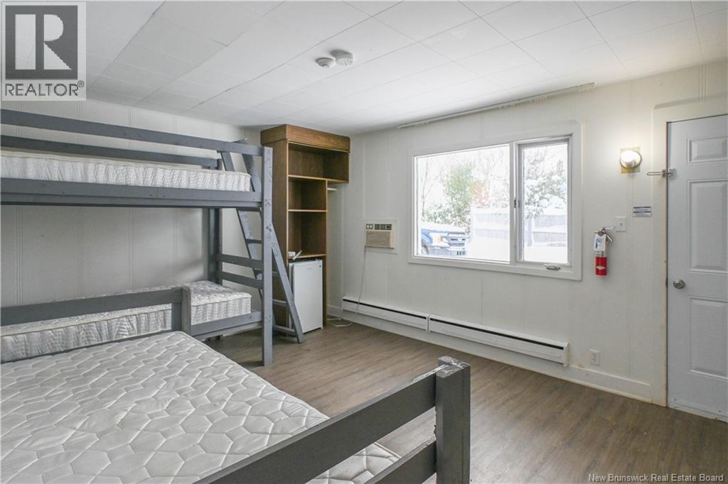 655 Saint-Pierre Ouest Boulevard, Caraquet, New Brunswick  E1W 1A2 - Photo 4 - NB131688