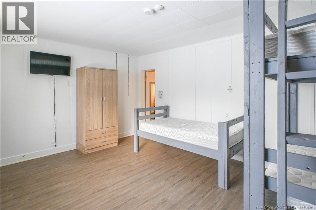 655 Saint-Pierre Ouest Boulevard, Caraquet, New Brunswick  E1W 1A2 - Photo 3 - NB131688