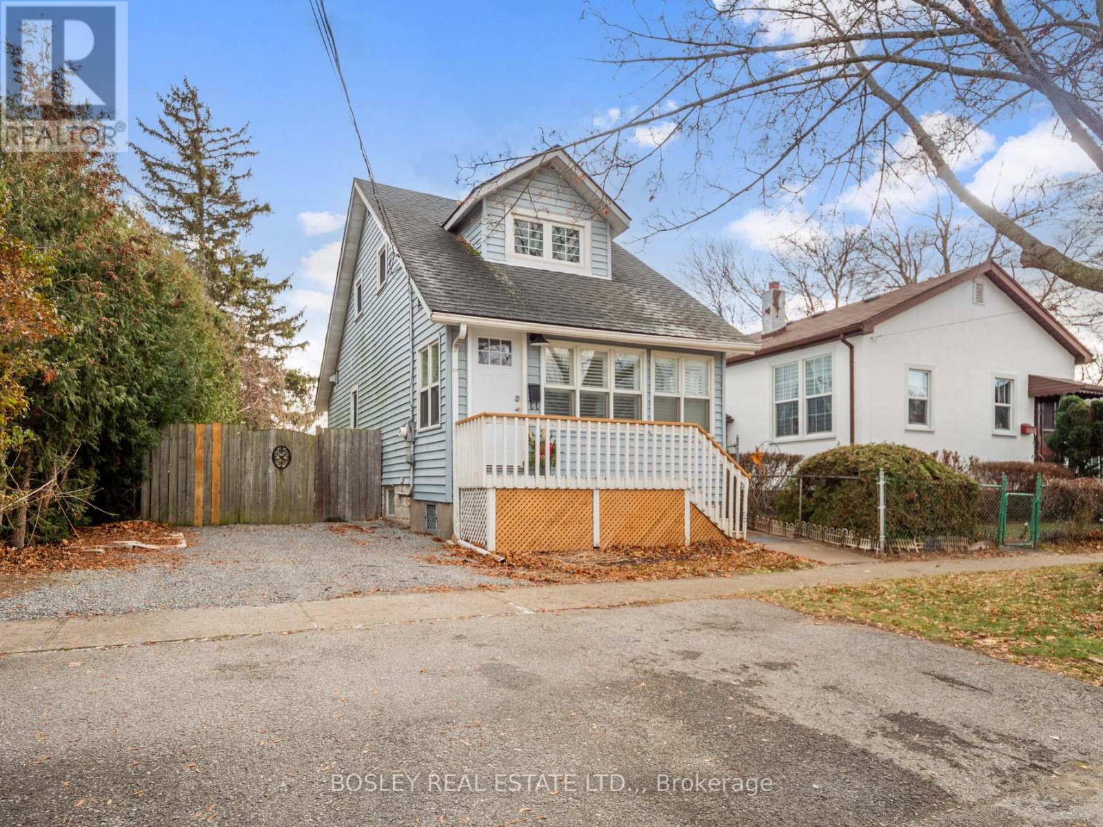 18 Michigan Avenue, St. Catharines, Ontario  L2N 4G8 - Photo 2 - X12633742