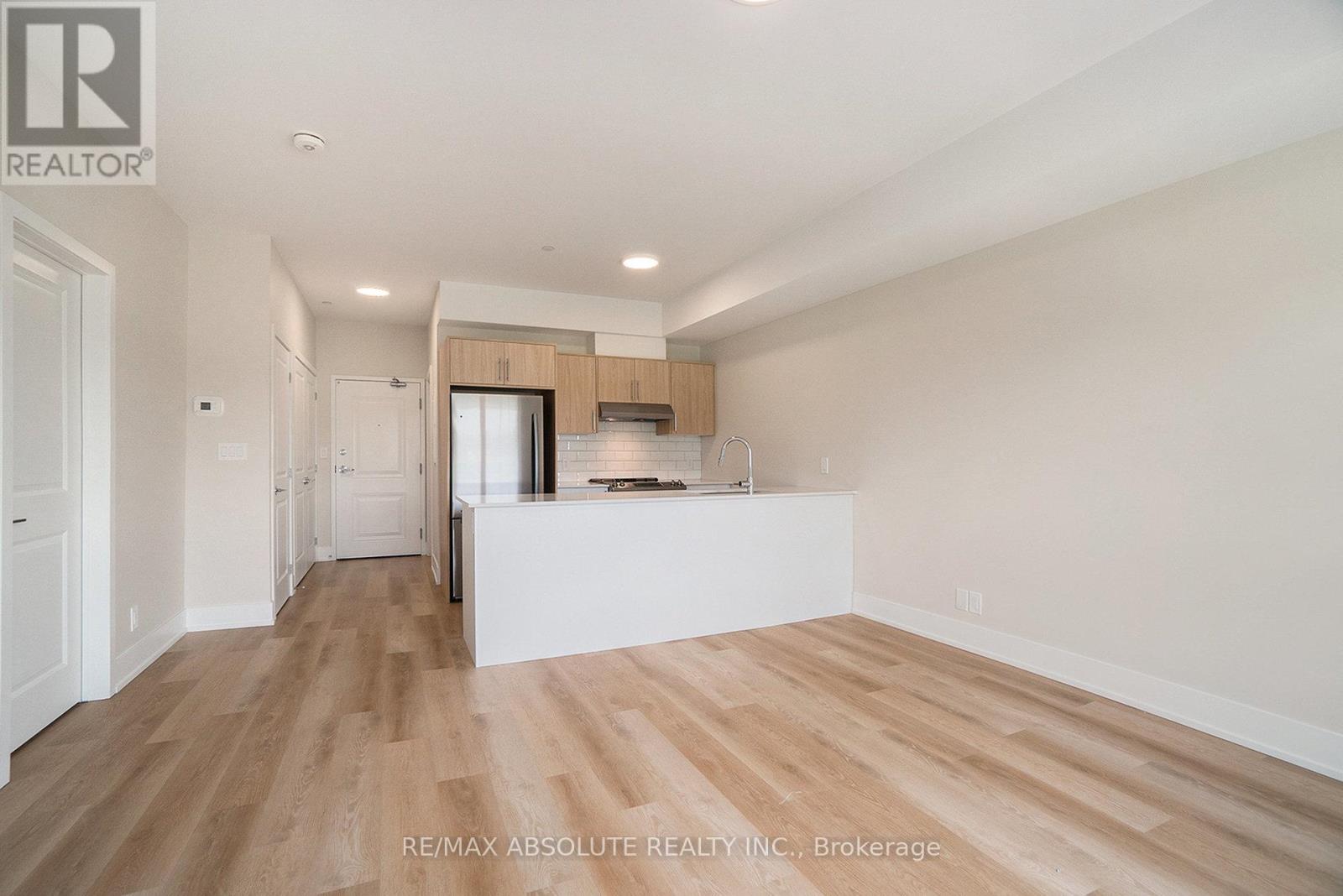 210 - 12 Thomas Street S, Arnprior, Ontario  K7S 2J1 - Photo 6 - X12675094