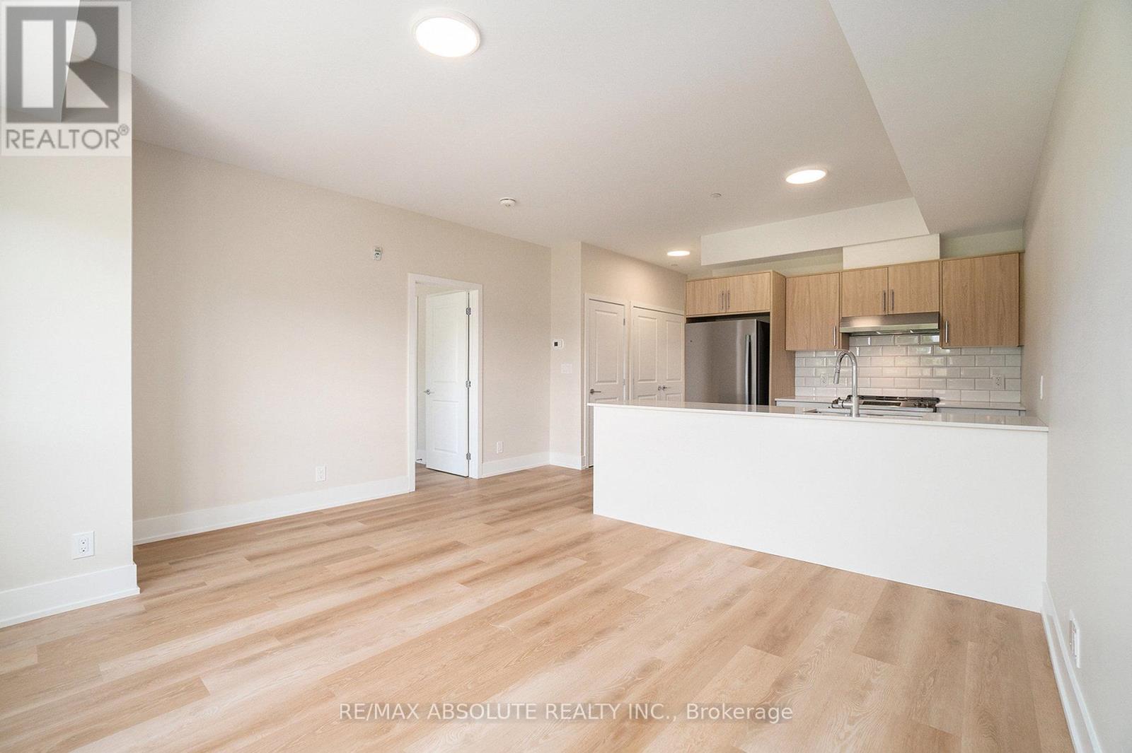 210 - 12 Thomas Street S, Arnprior, Ontario  K7S 2J1 - Photo 7 - X12675094