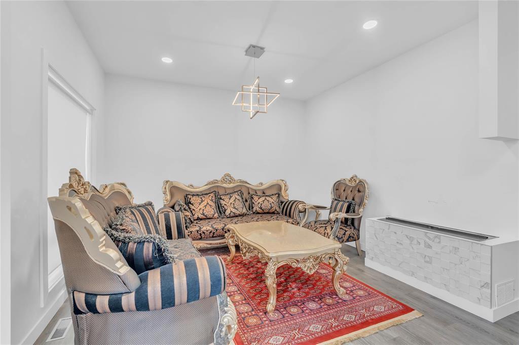 49 Prairie Spring Bay, Winnipeg, Manitoba  R2R 2Z6 - Photo 3 - 202600458