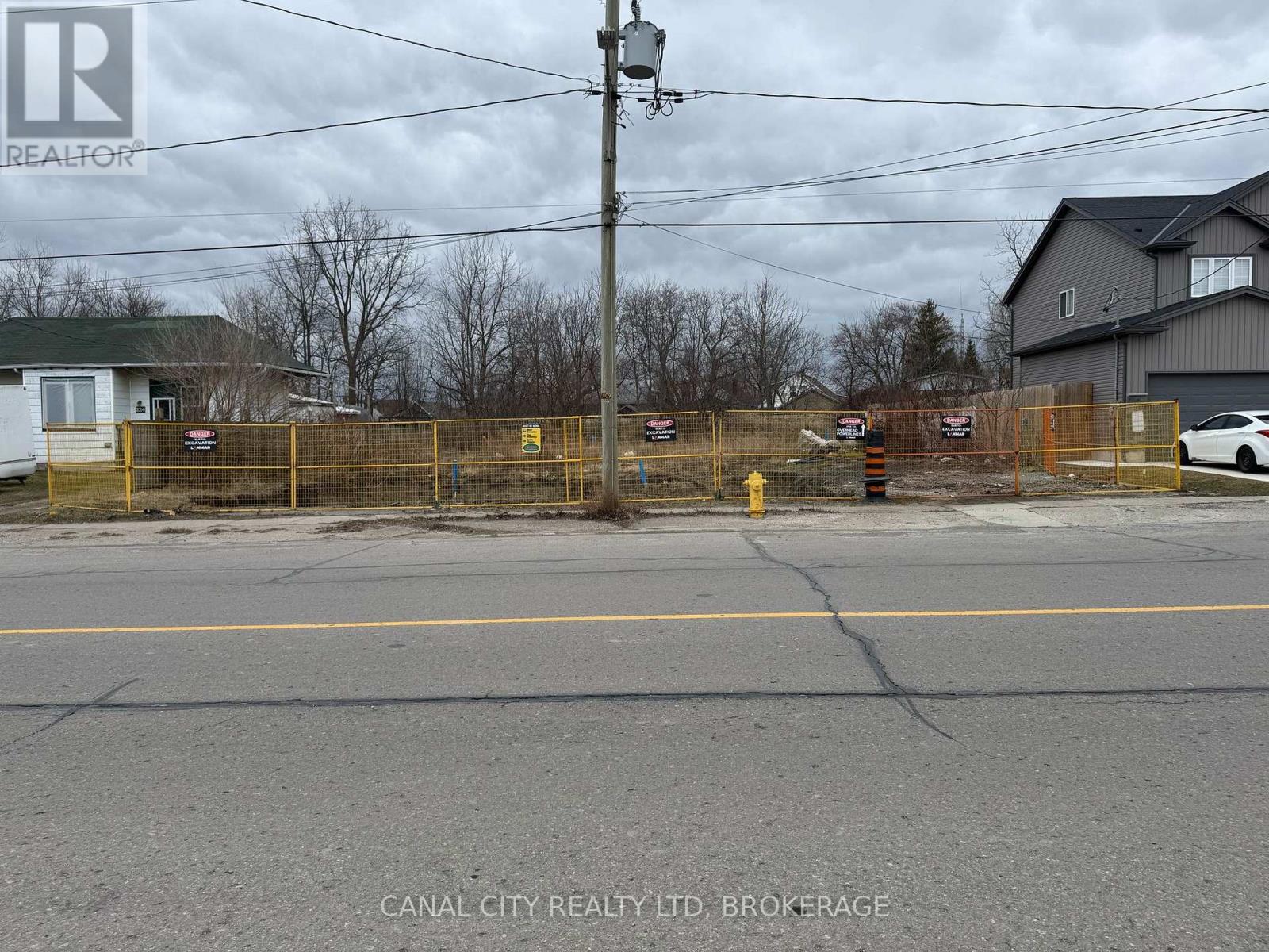 228 Allanburg Road, Thorold, Ontario  L2V 1A3 - Photo 1 - X12675102