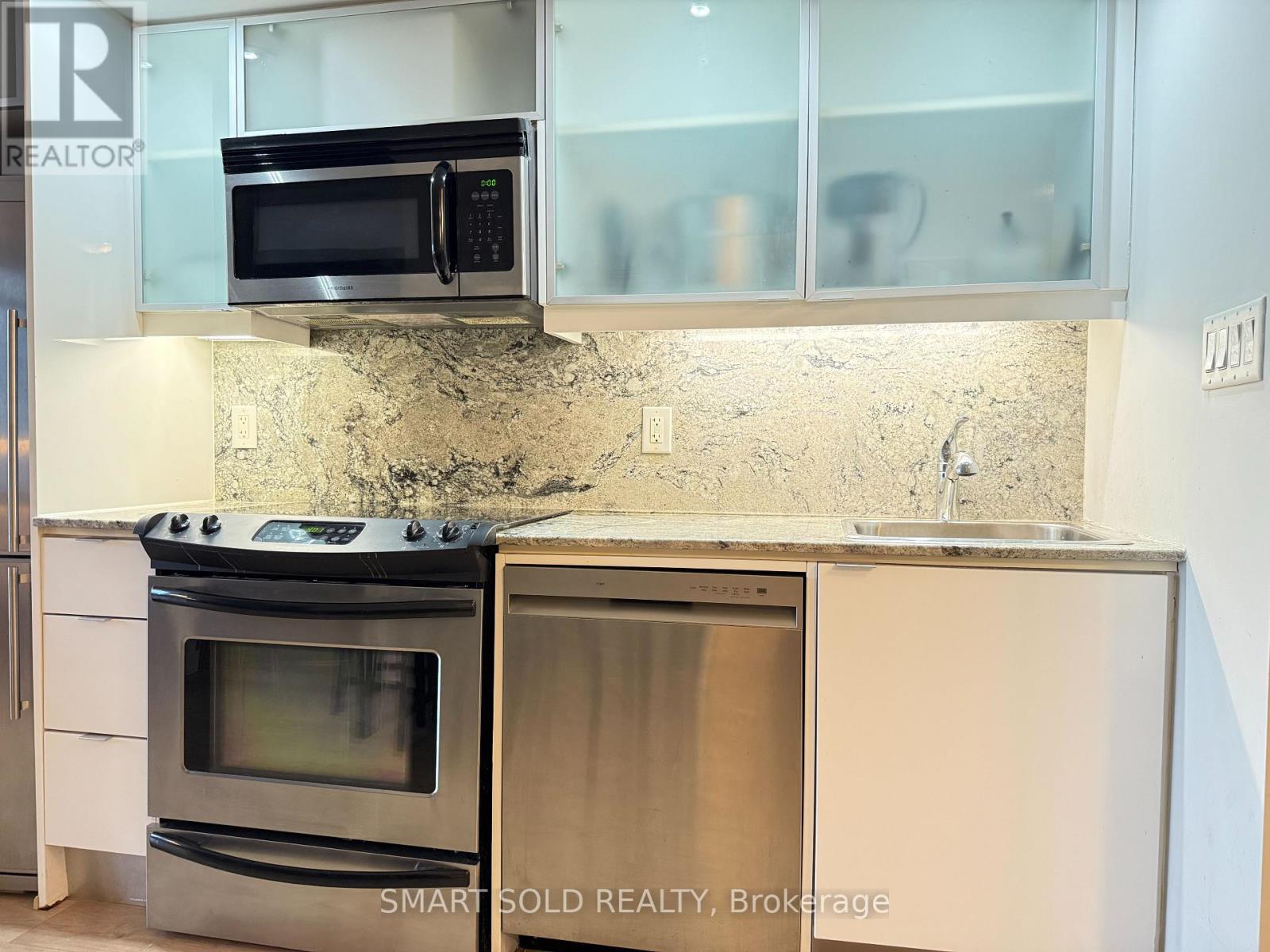 4608 - 25 Telegram Mews, Toronto, Ontario  M5V 4A9 - Photo 6 - C12674994