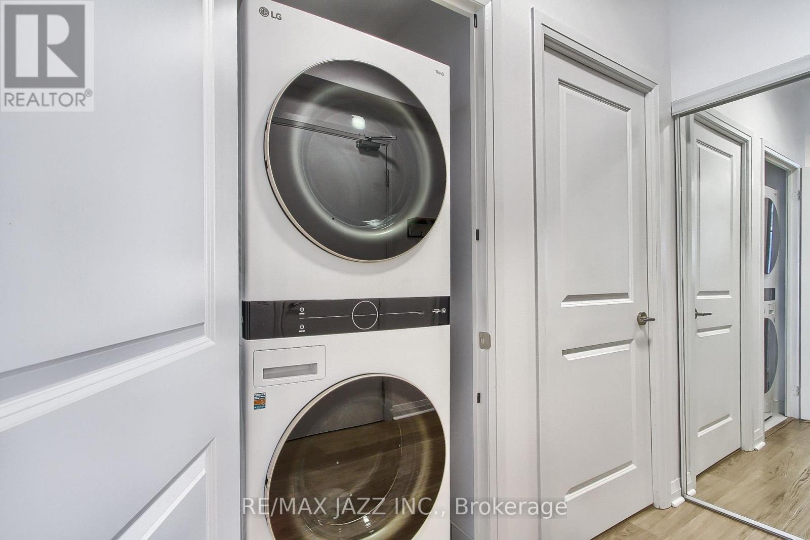 703 - 55 Oneida Crescent, Richmond Hill, Ontario  L4B 0E8 - Photo 7 - N12668190