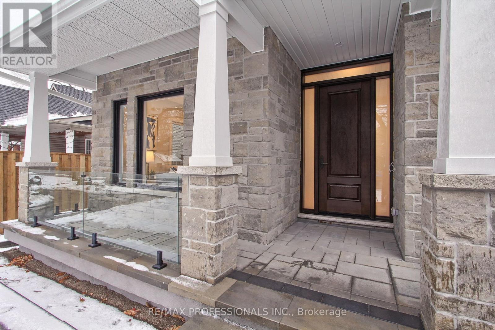 432 Smith Avenue, Burlington, Ontario  L7R 2V1 - Photo 4 - W12675104