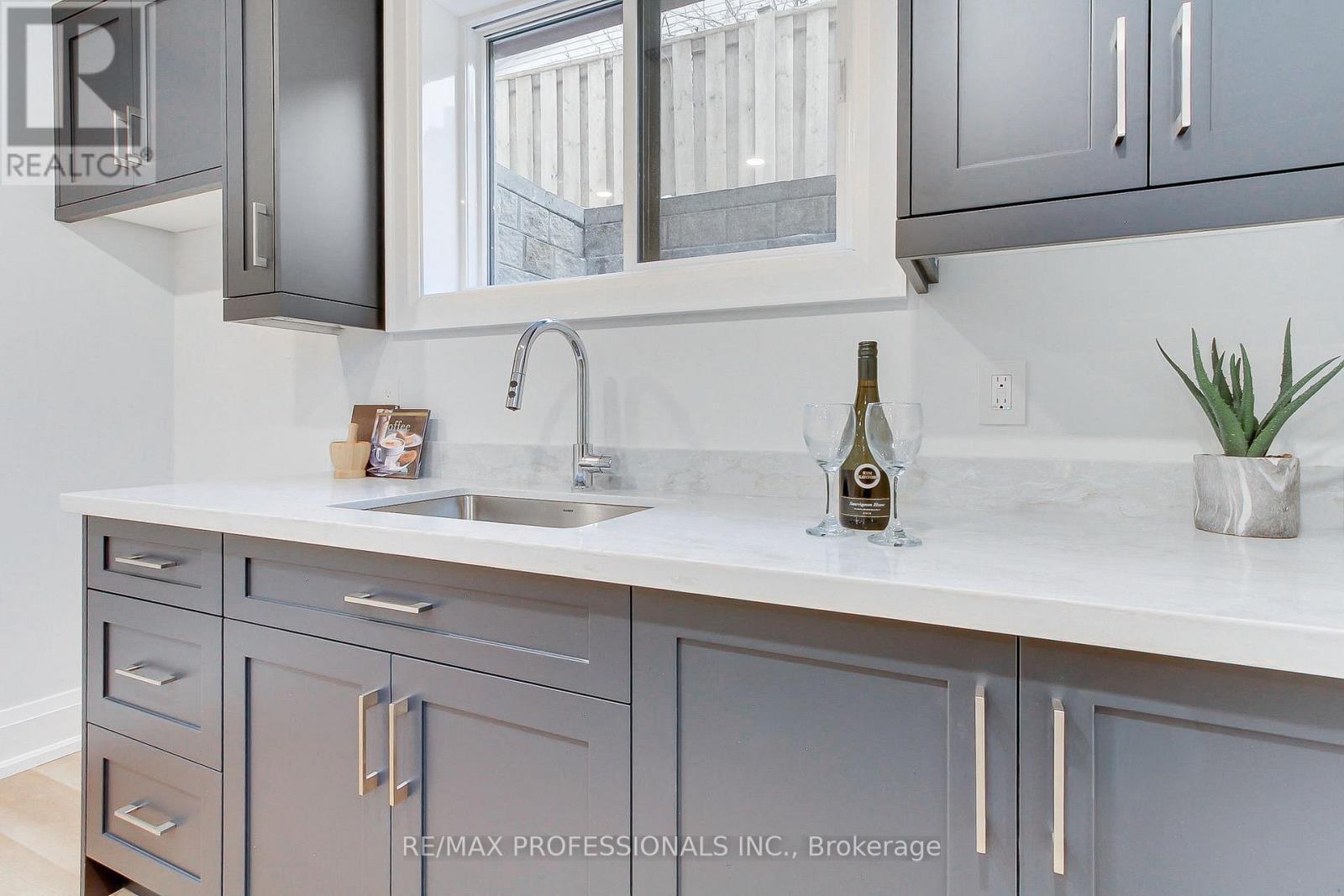 432 Smith Avenue, Burlington, Ontario  L7R 2V1 - Photo 42 - W12675104