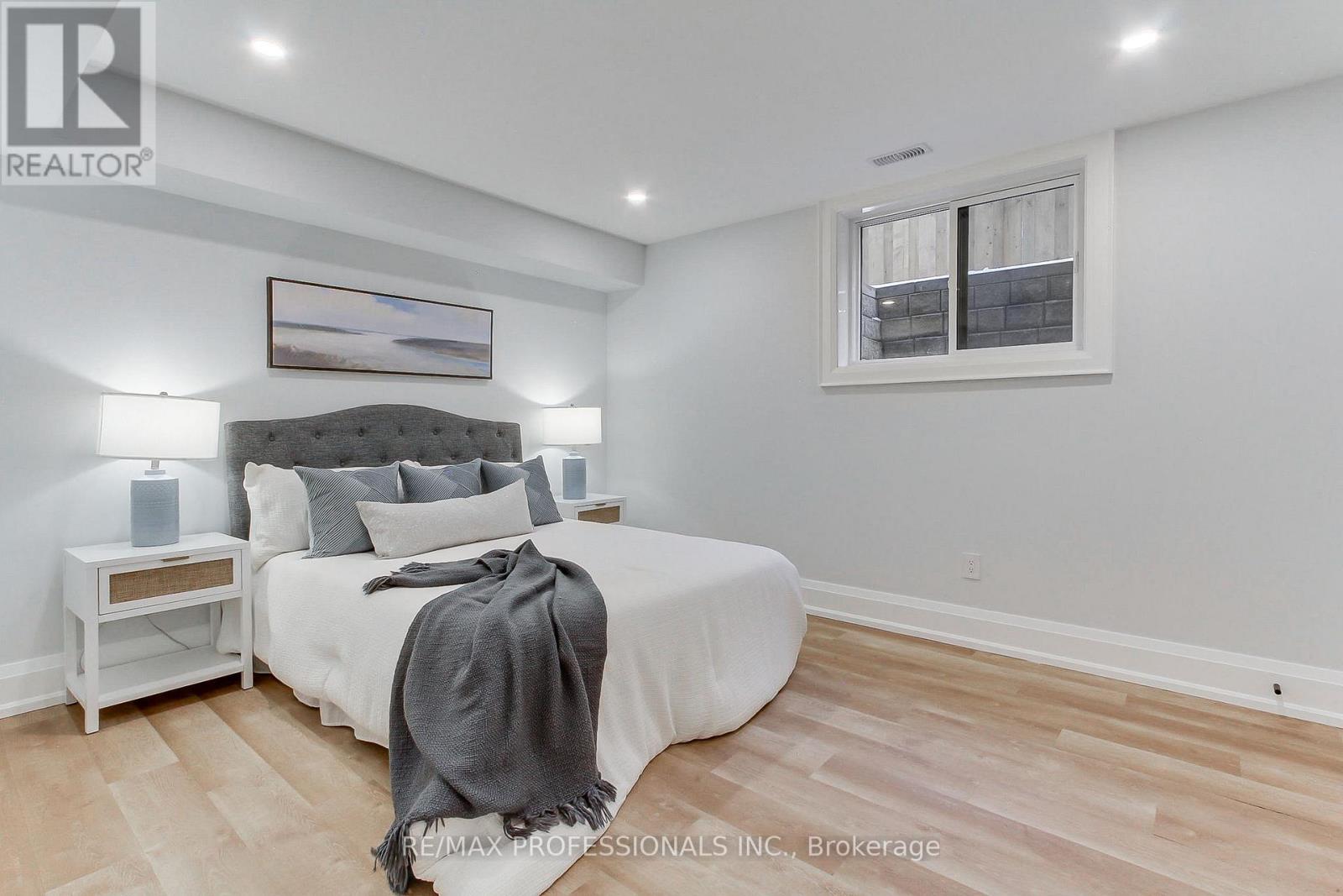 432 Smith Avenue, Burlington, Ontario  L7R 2V1 - Photo 43 - W12675104