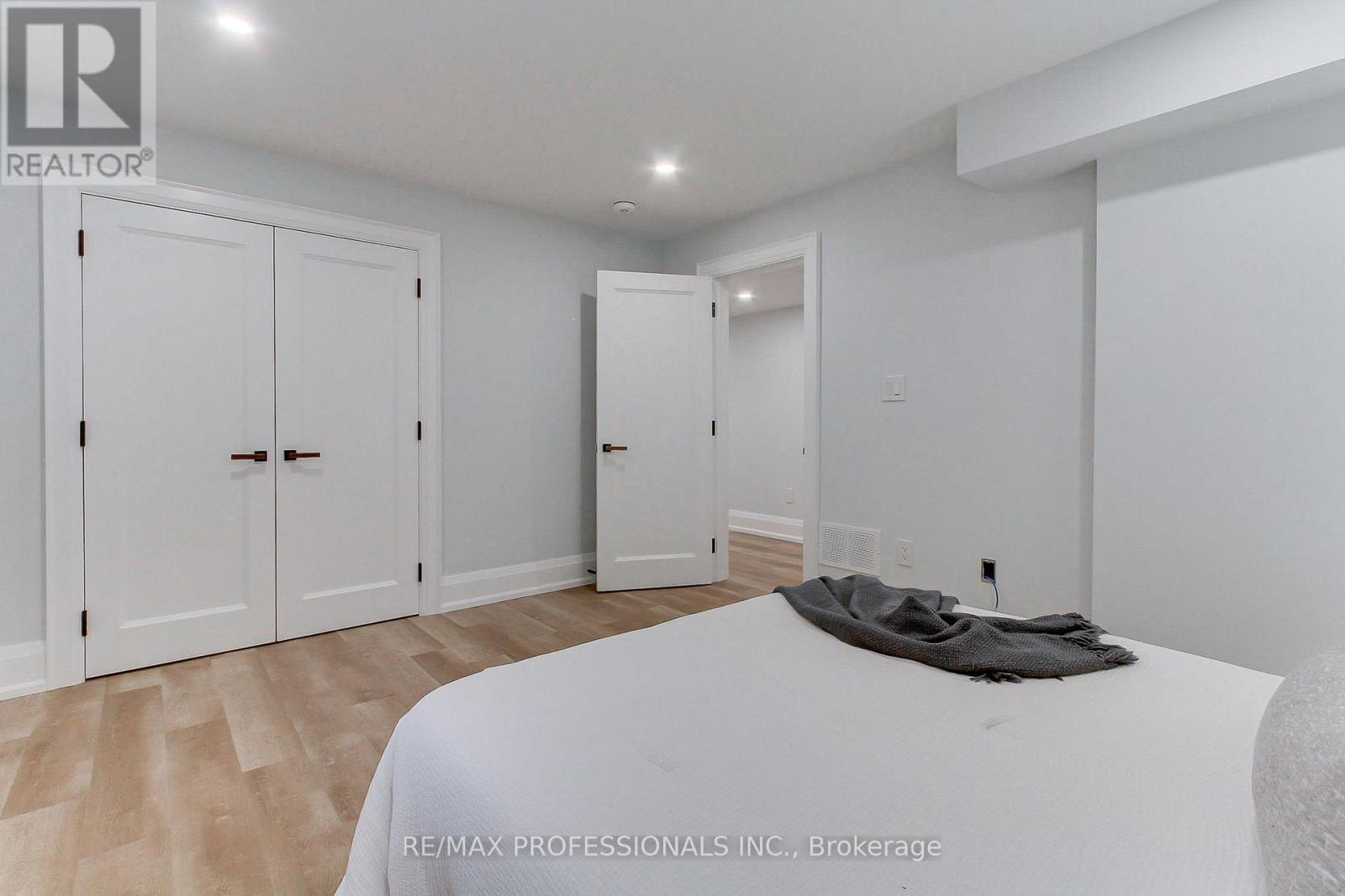 432 Smith Avenue, Burlington, Ontario  L7R 2V1 - Photo 44 - W12675104