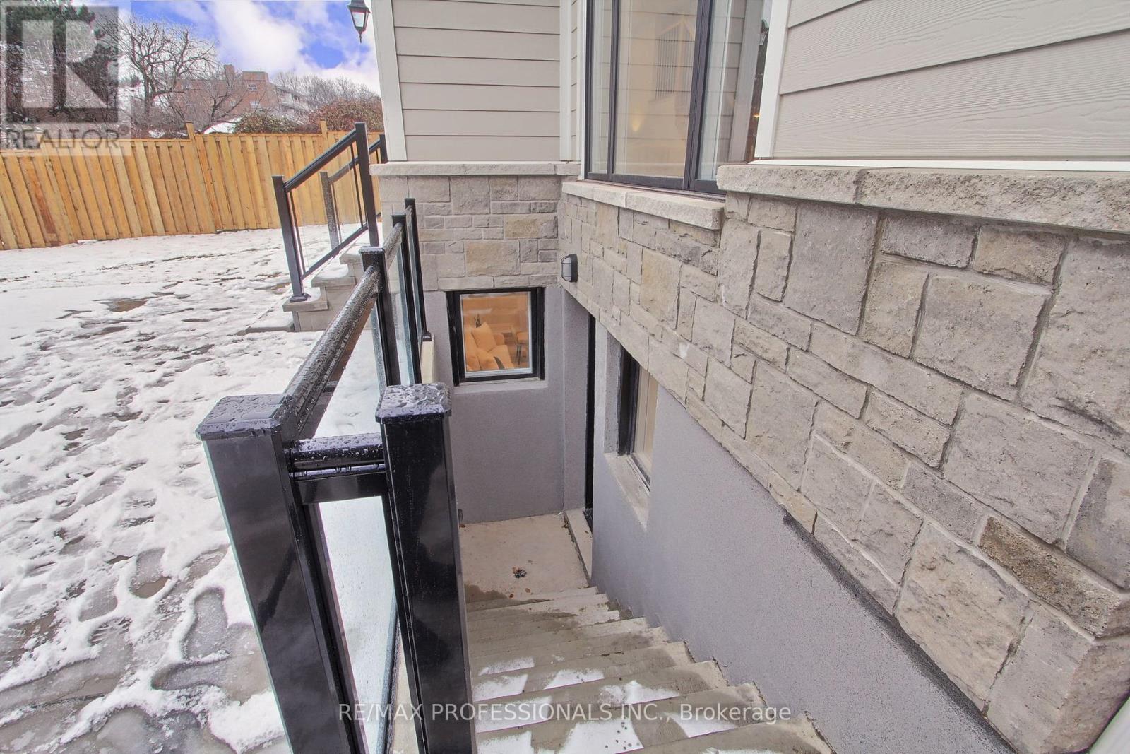 432 Smith Avenue, Burlington, Ontario  L7R 2V1 - Photo 49 - W12675104