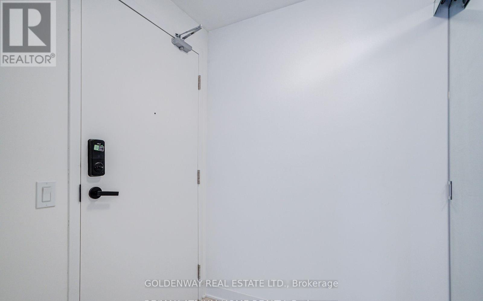 2503 - 3900 Confederation Parkway E, Mississauga, Ontario  L5B 0M3 - Photo 5 - W12675108