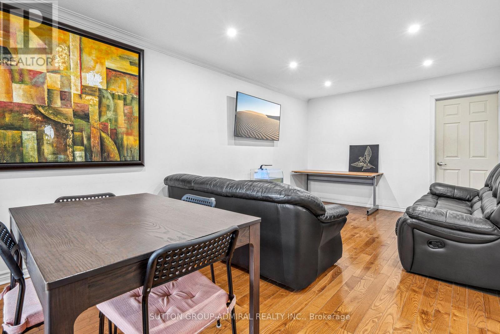 68 Wheatsheaf Crescent, Toronto, Ontario  M3N 1P6 - Photo 10 - W12675112