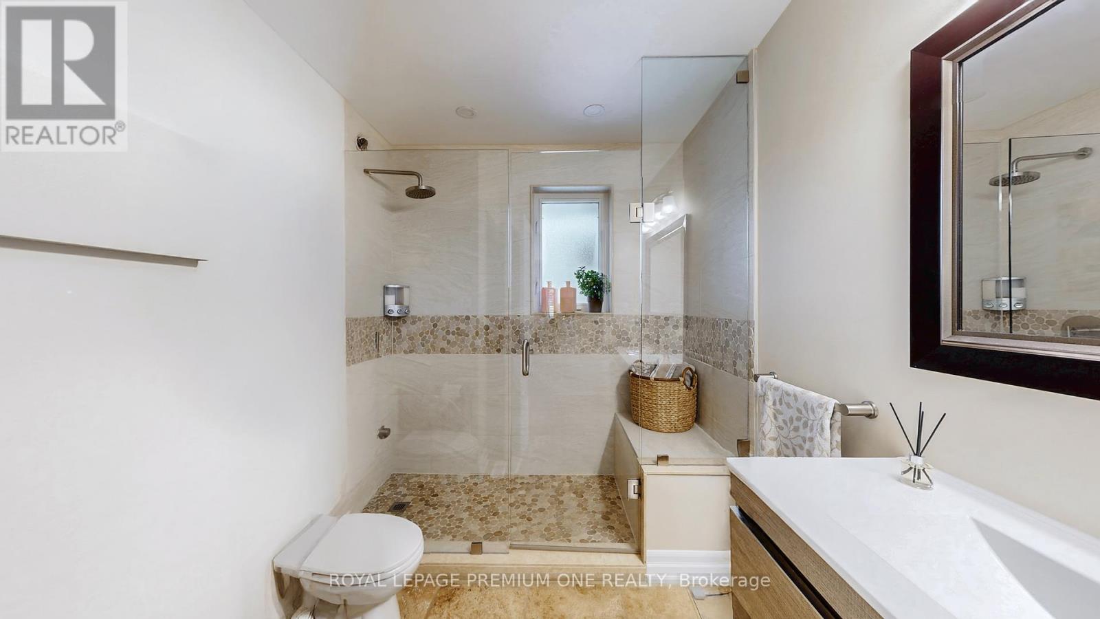 76 Alhart Drive, Toronto, Ontario  M9V 2N4 - Photo 13 - W12675134