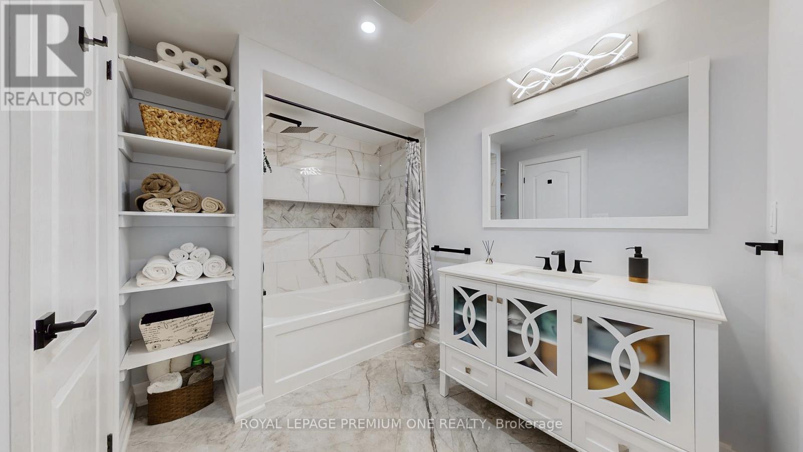 76 Alhart Drive, Toronto, Ontario  M9V 2N4 - Photo 18 - W12675134