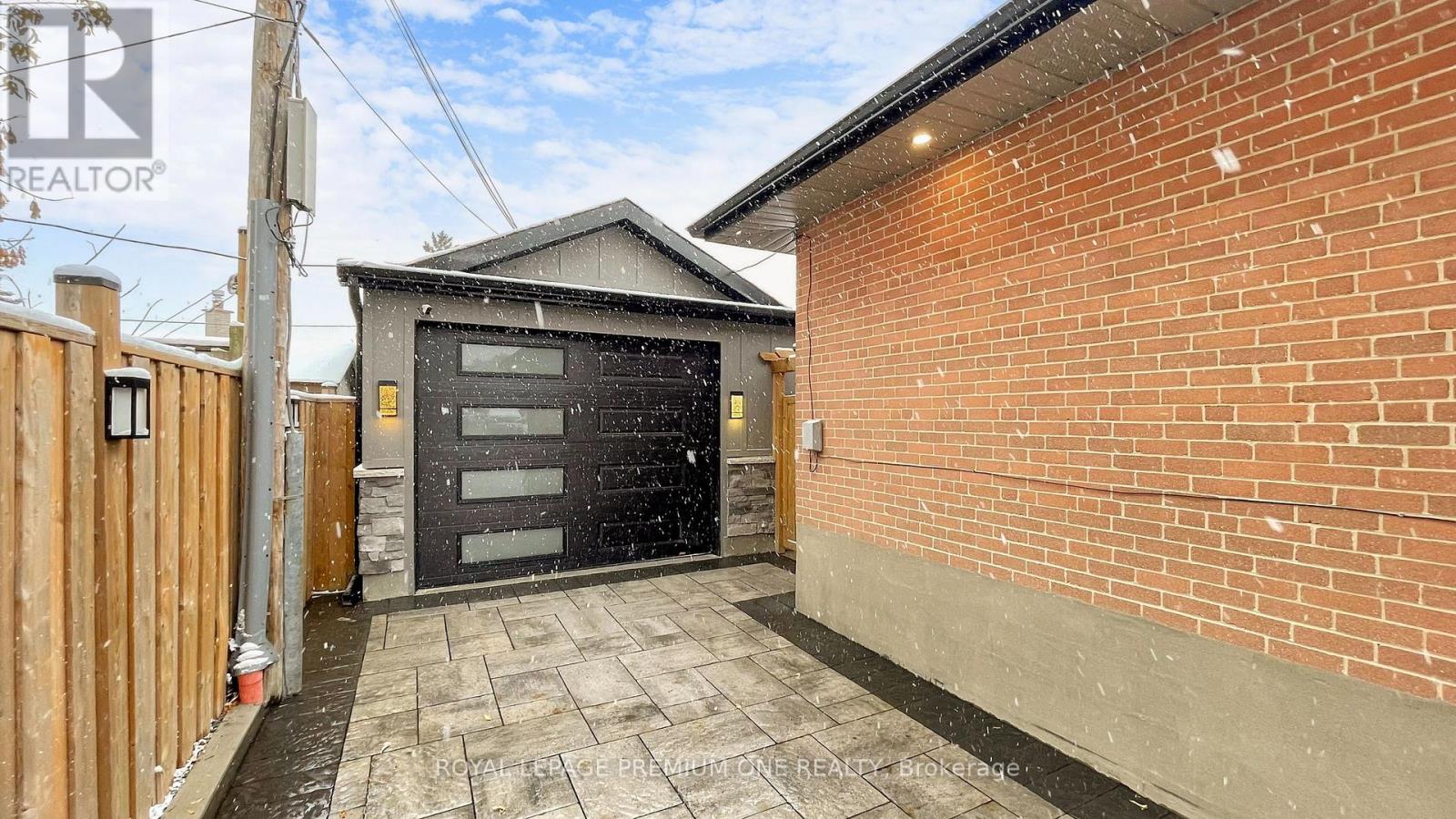 76 Alhart Drive, Toronto, Ontario  M9V 2N4 - Photo 3 - W12675134