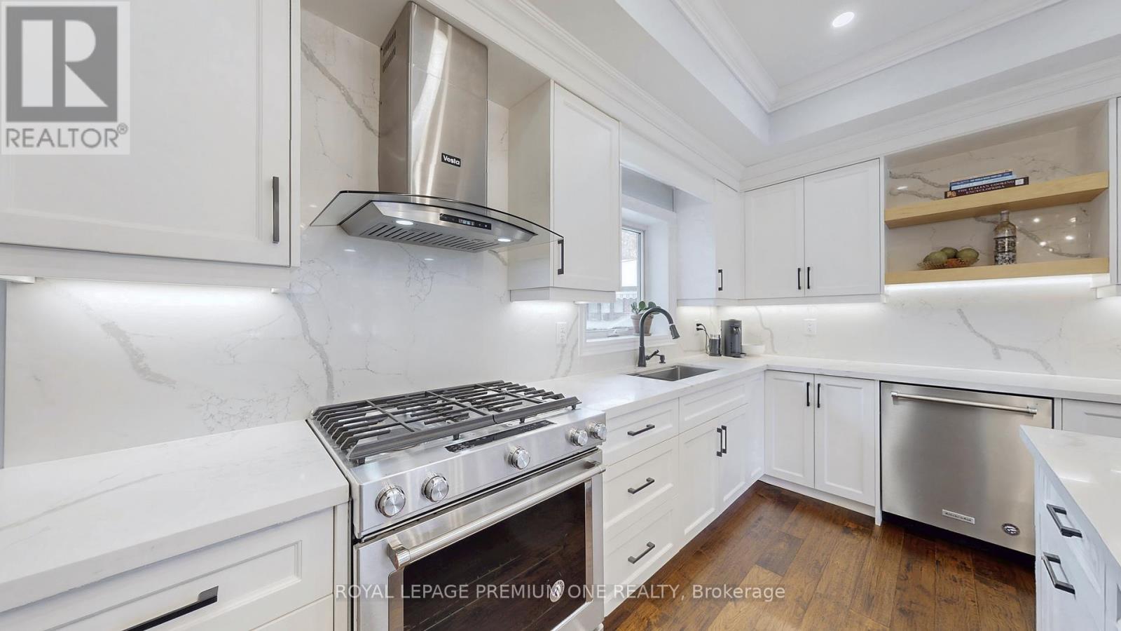 76 Alhart Drive, Toronto, Ontario  M9V 2N4 - Photo 7 - W12675134