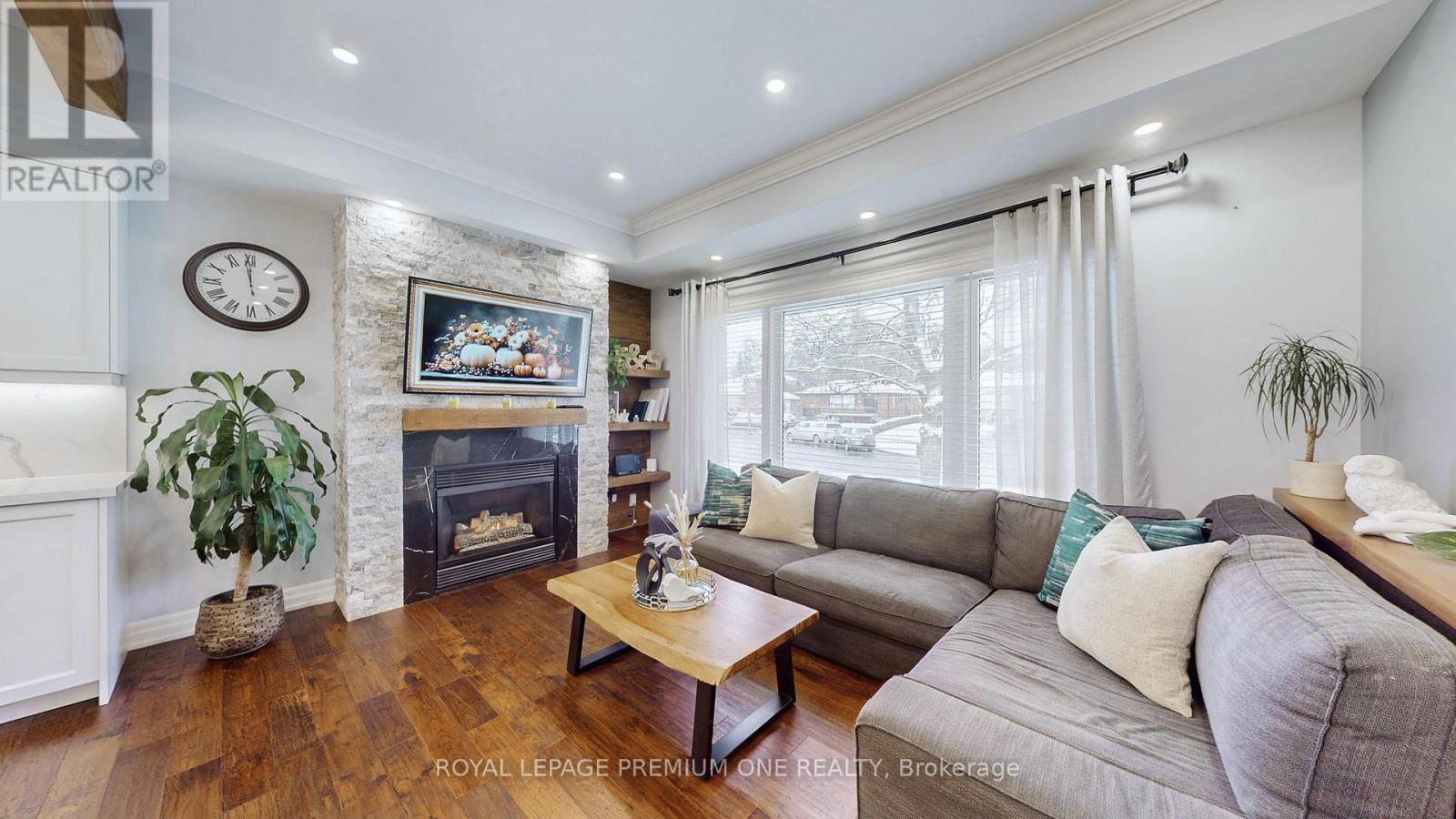 76 Alhart Drive, Toronto, Ontario  M9V 2N4 - Photo 9 - W12675134