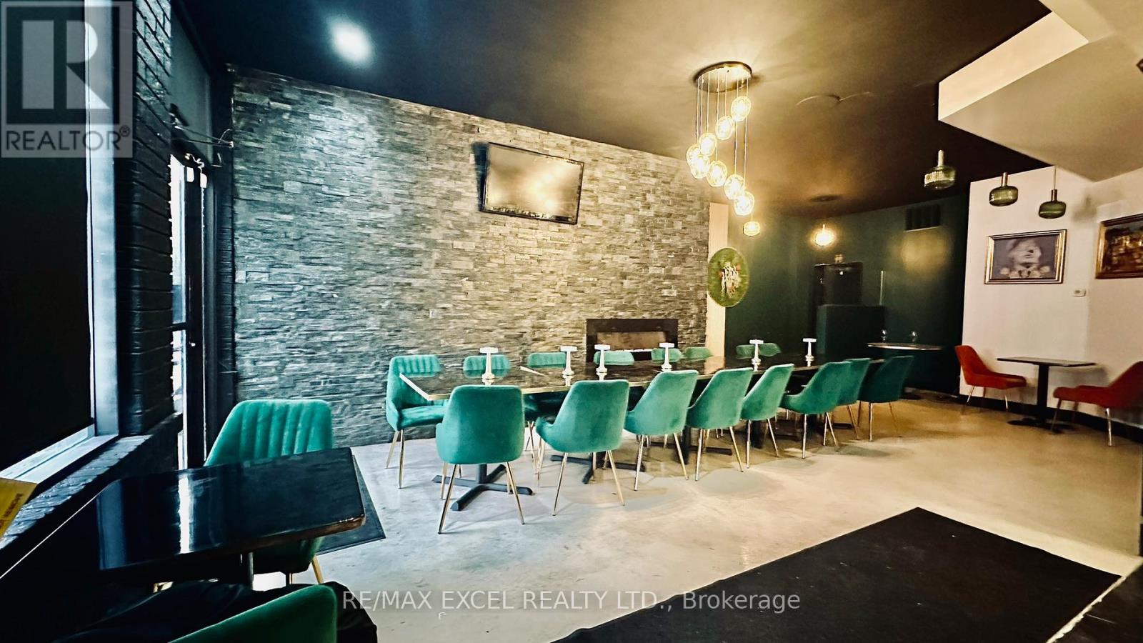 5164 Dundas Street W, Toronto, Ontario  M9A 1C4 - Photo 5 - W12675152