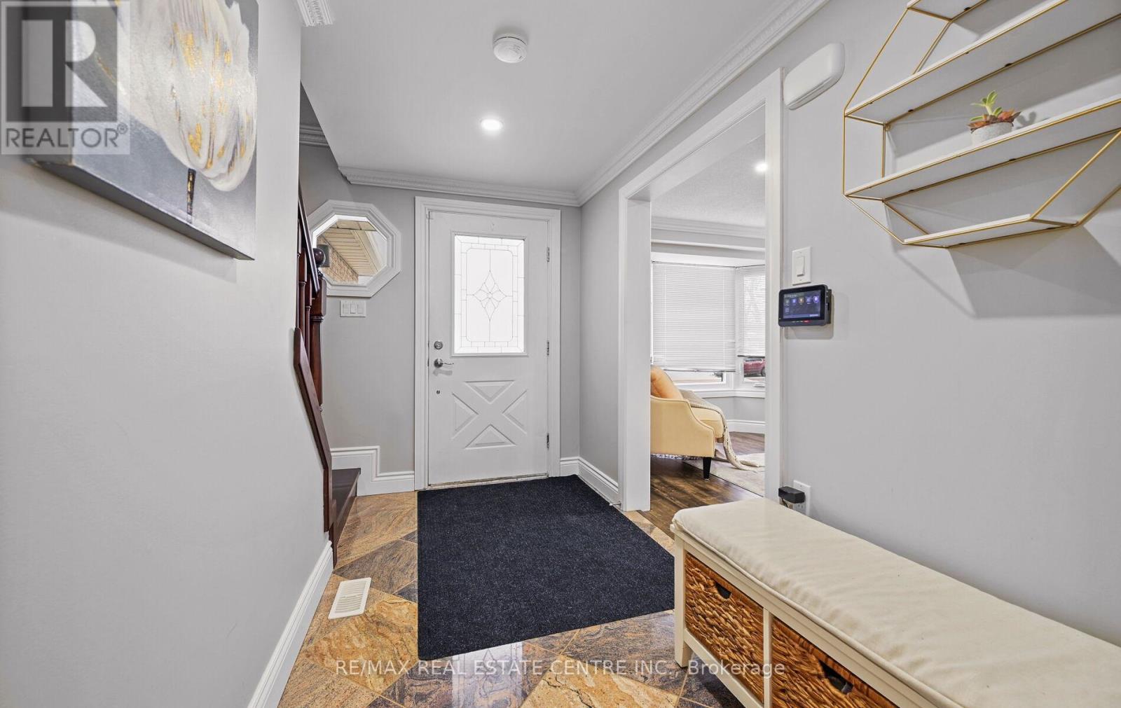 84 Viscount Road, Brantford, Ontario  N3P 1Y7 - Photo 3 - X12675122