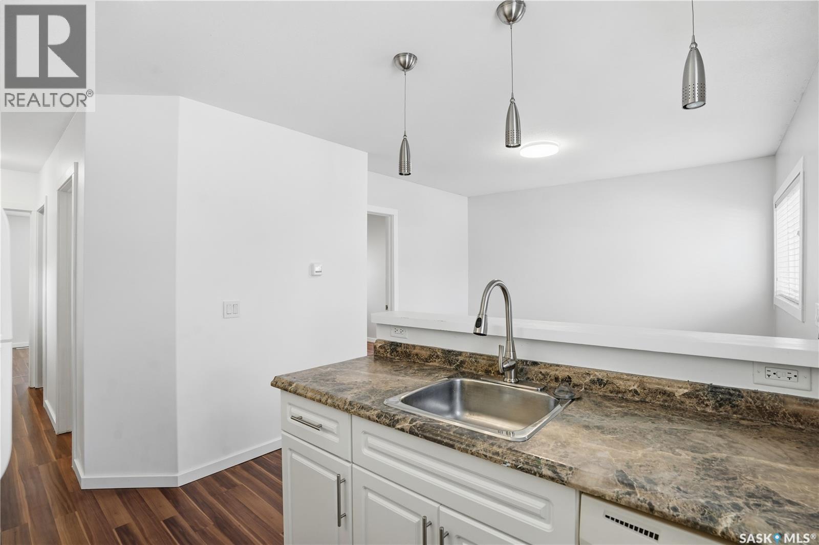 1056 Mctavish Street, Regina, Saskatchewan  S4T 3V3 - Photo 4 - SK025143