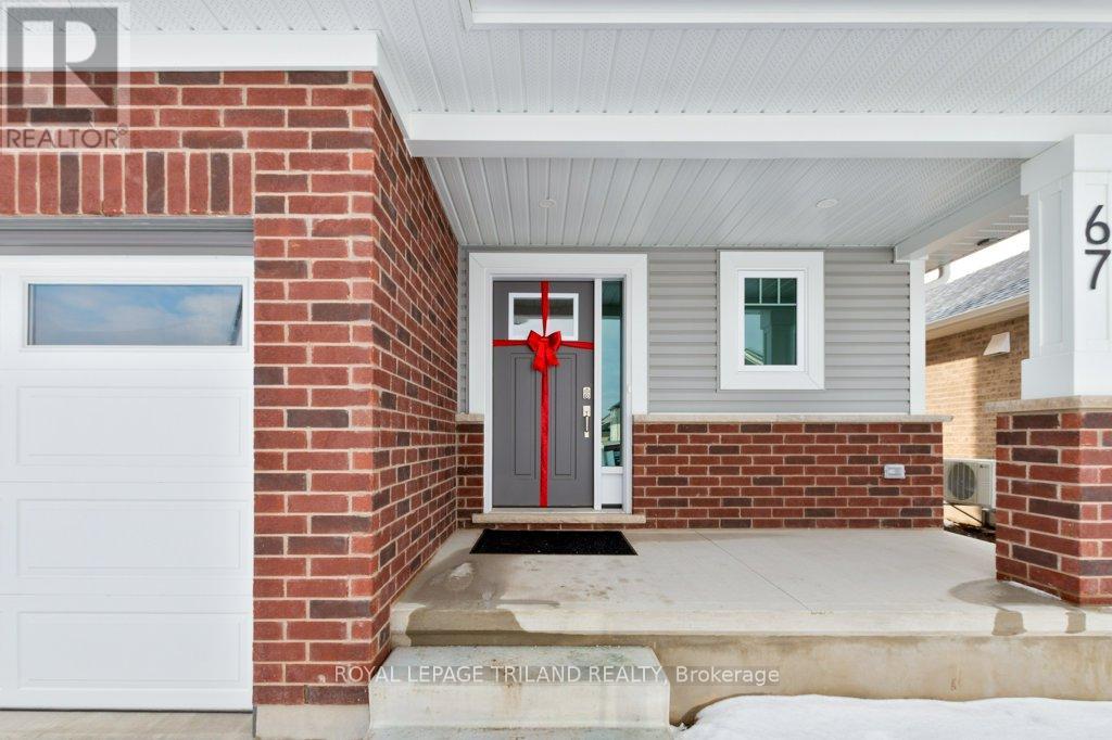 67 Harrow Lane, St. Thomas, Ontario  N5R 0P3 - Photo 2 - X12338681