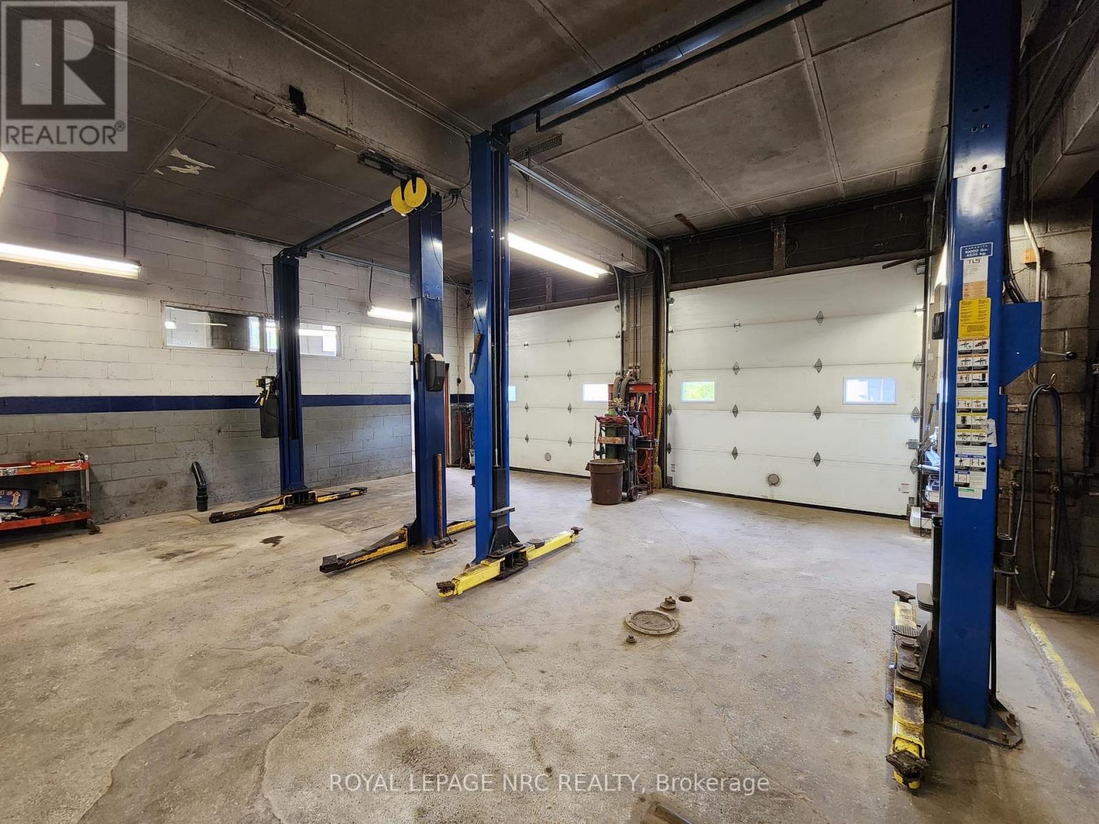 208 Ridge Road N, Fort Erie, Ontario  L0S 1N0 - Photo 11 - X12675182