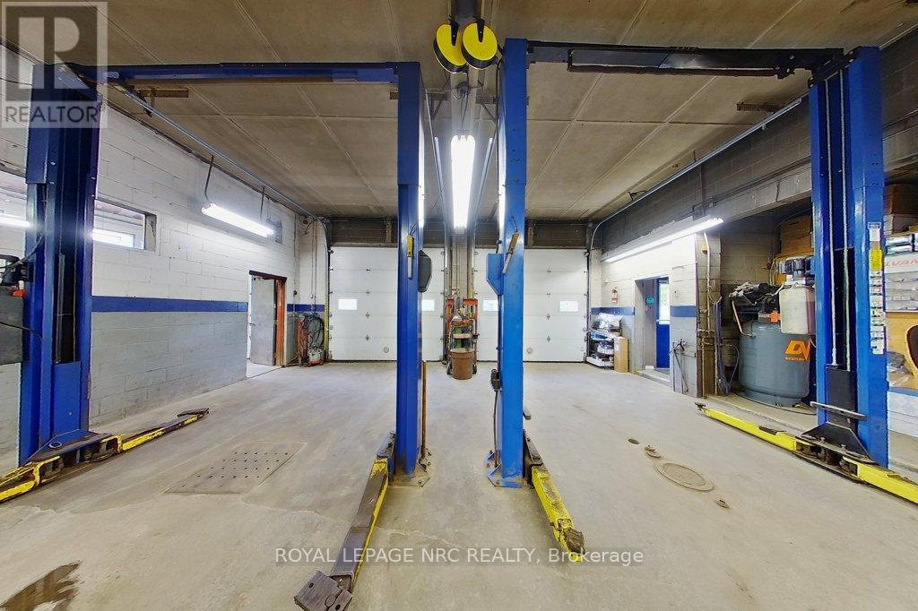 208 Ridge Road N, Fort Erie, Ontario  L0S 1N0 - Photo 13 - X12675182