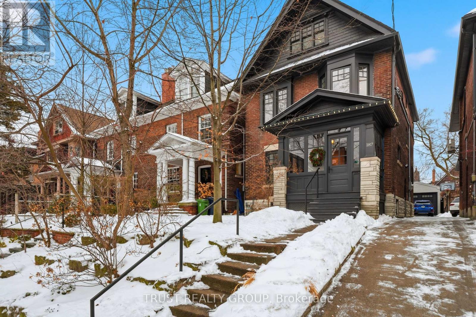 187 Grenadier Road, Toronto, Ontario  M6R 1R8 - Photo 2 - W12672340