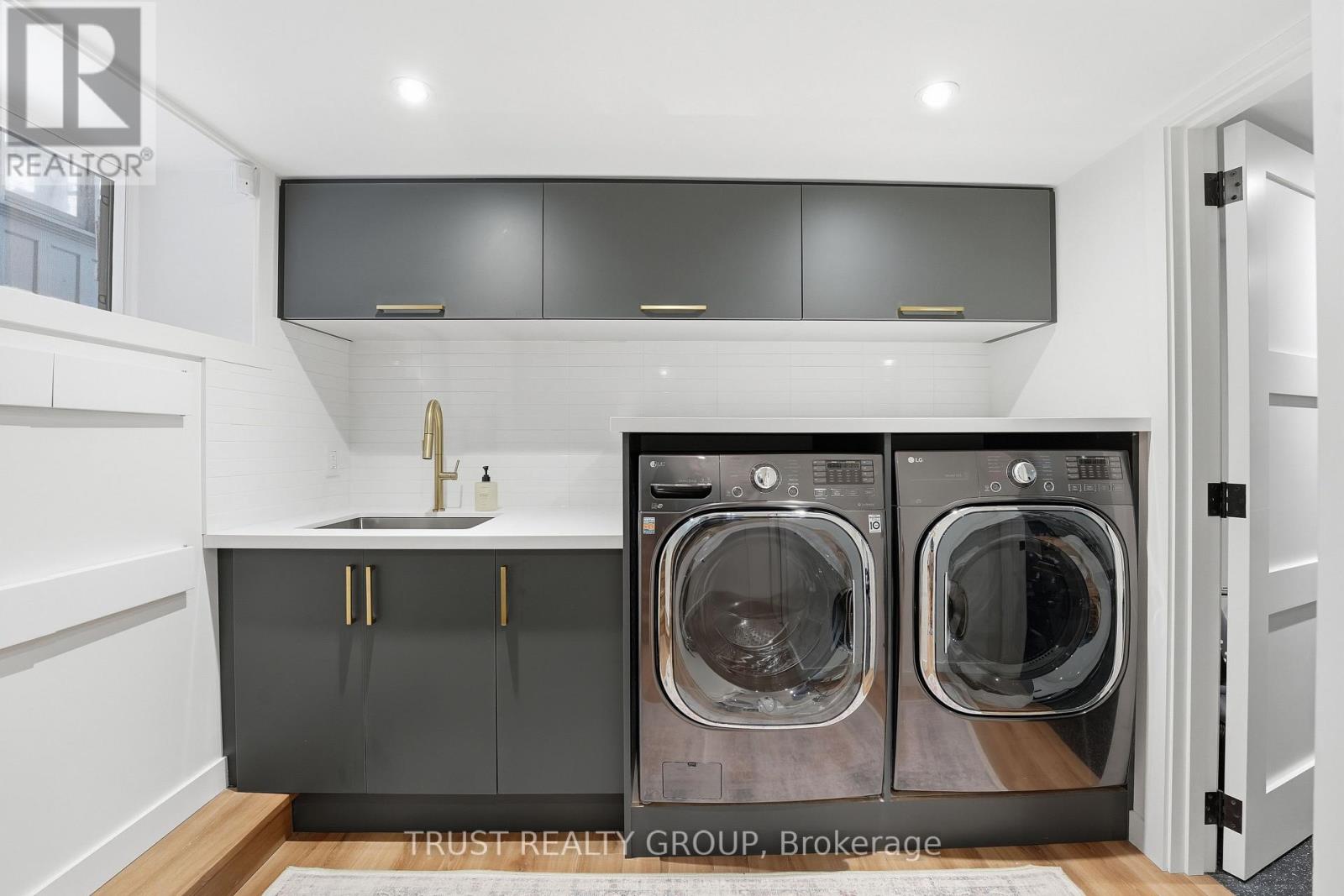 187 Grenadier Road, Toronto, Ontario  M6R 1R8 - Photo 42 - W12672340