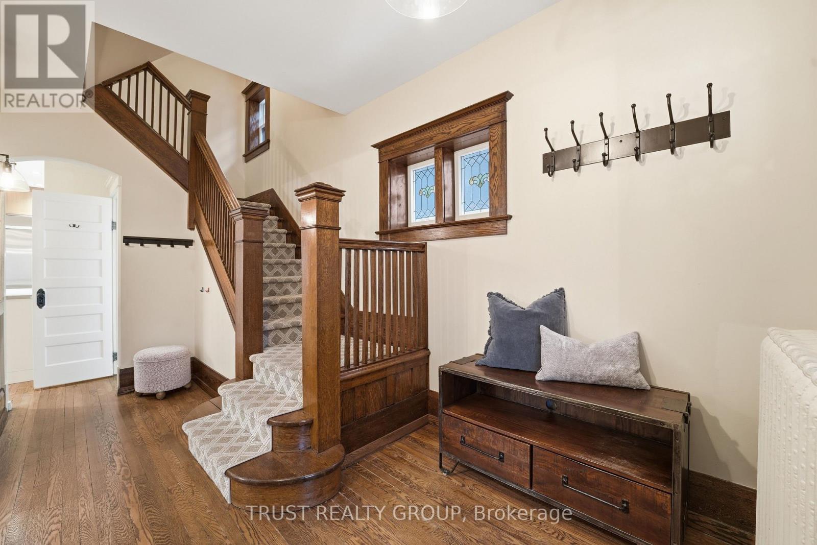 187 Grenadier Road, Toronto, Ontario  M6R 1R8 - Photo 5 - W12672340