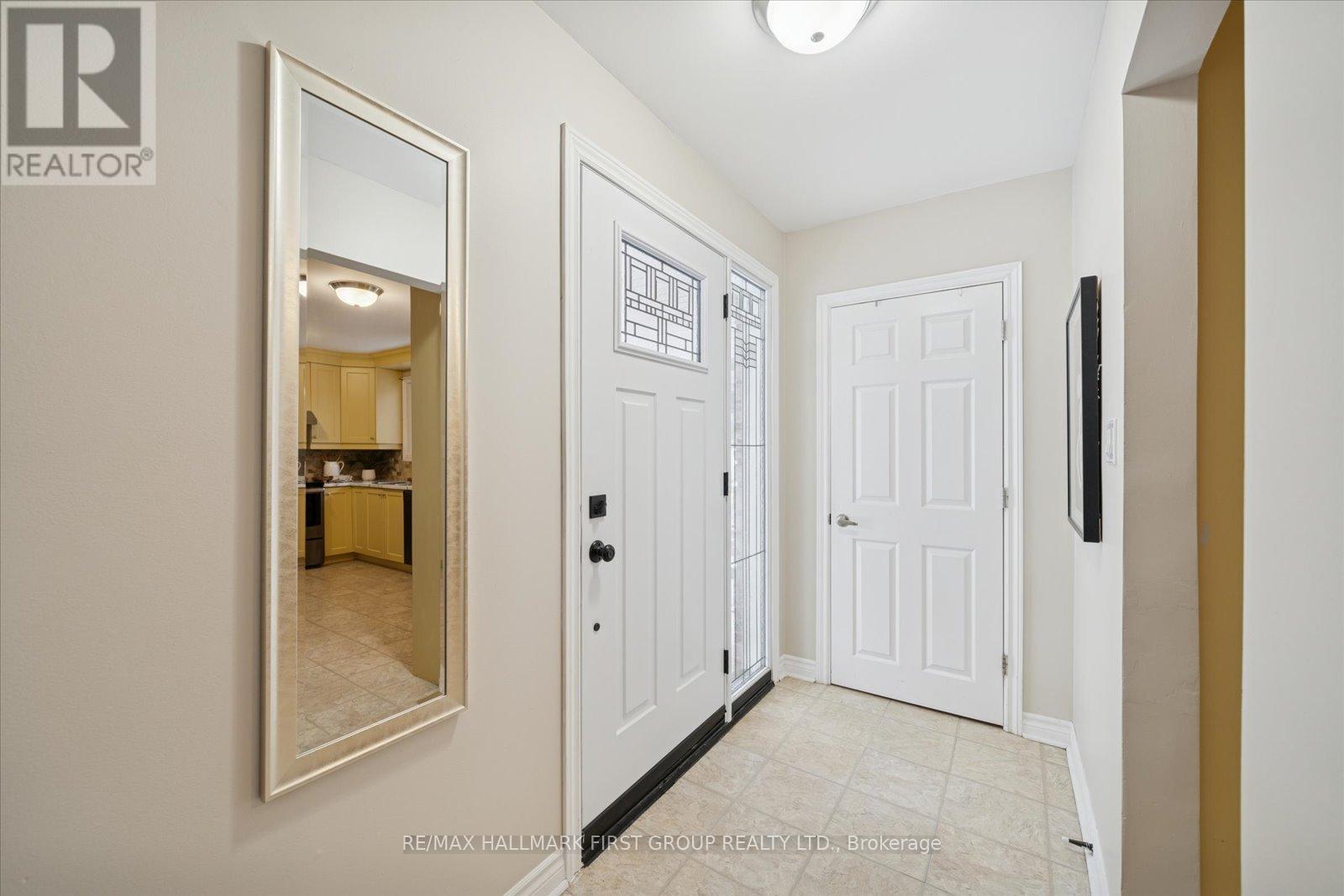 553 Harmony Road S, Oshawa, Ontario  L1H 6V4 - Photo 4 - E12675174