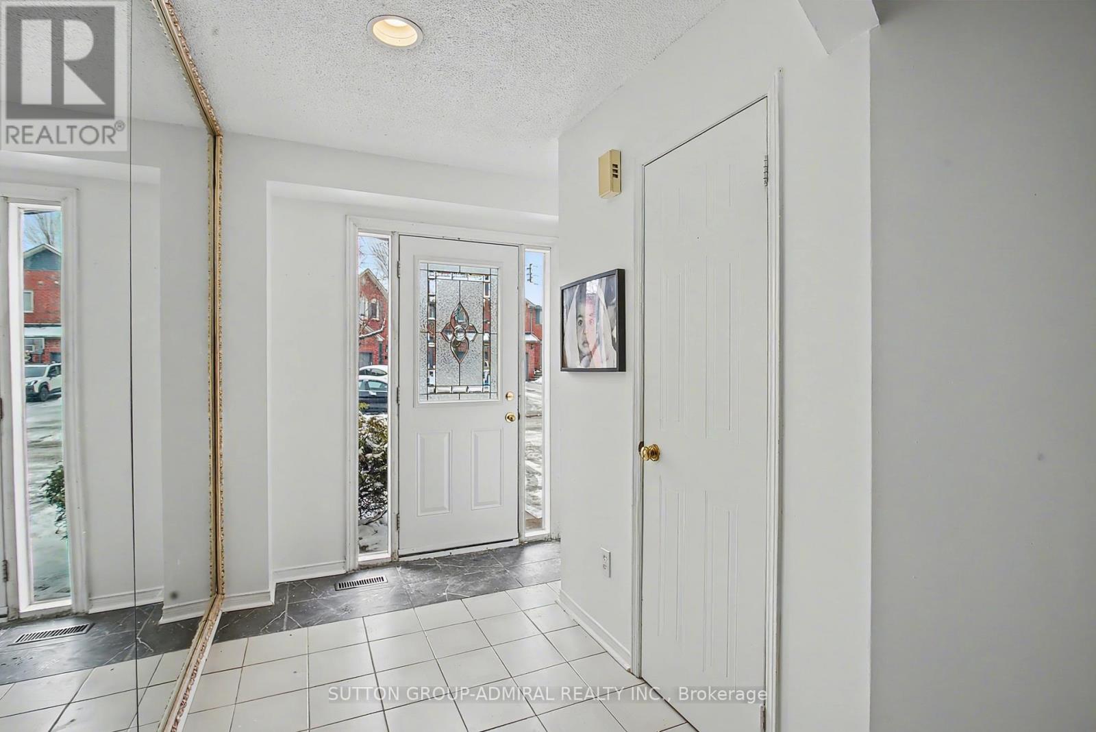 76 Beaumont Place, Vaughan, Ontario  L4J 4W8 - Photo 2 - N12675160