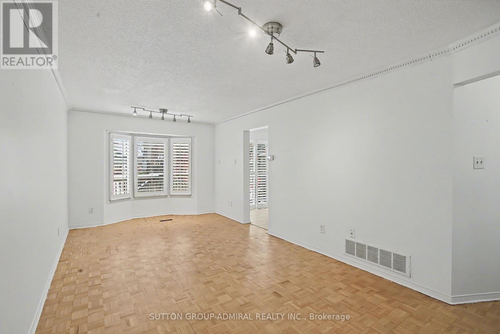 76 Beaumont Place, Vaughan, Ontario  L4J 4W8 - Photo 6 - N12675160