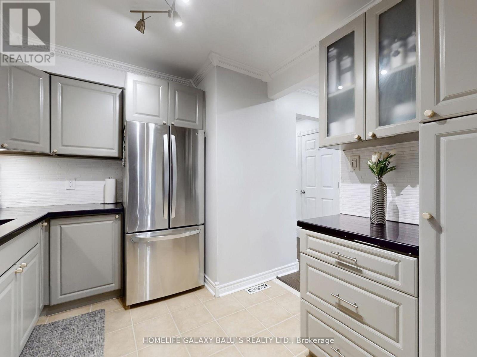 65 - 830 Stainton Drive, Mississauga, Ontario  L5C 2Z3 - Photo 12 - W12675172