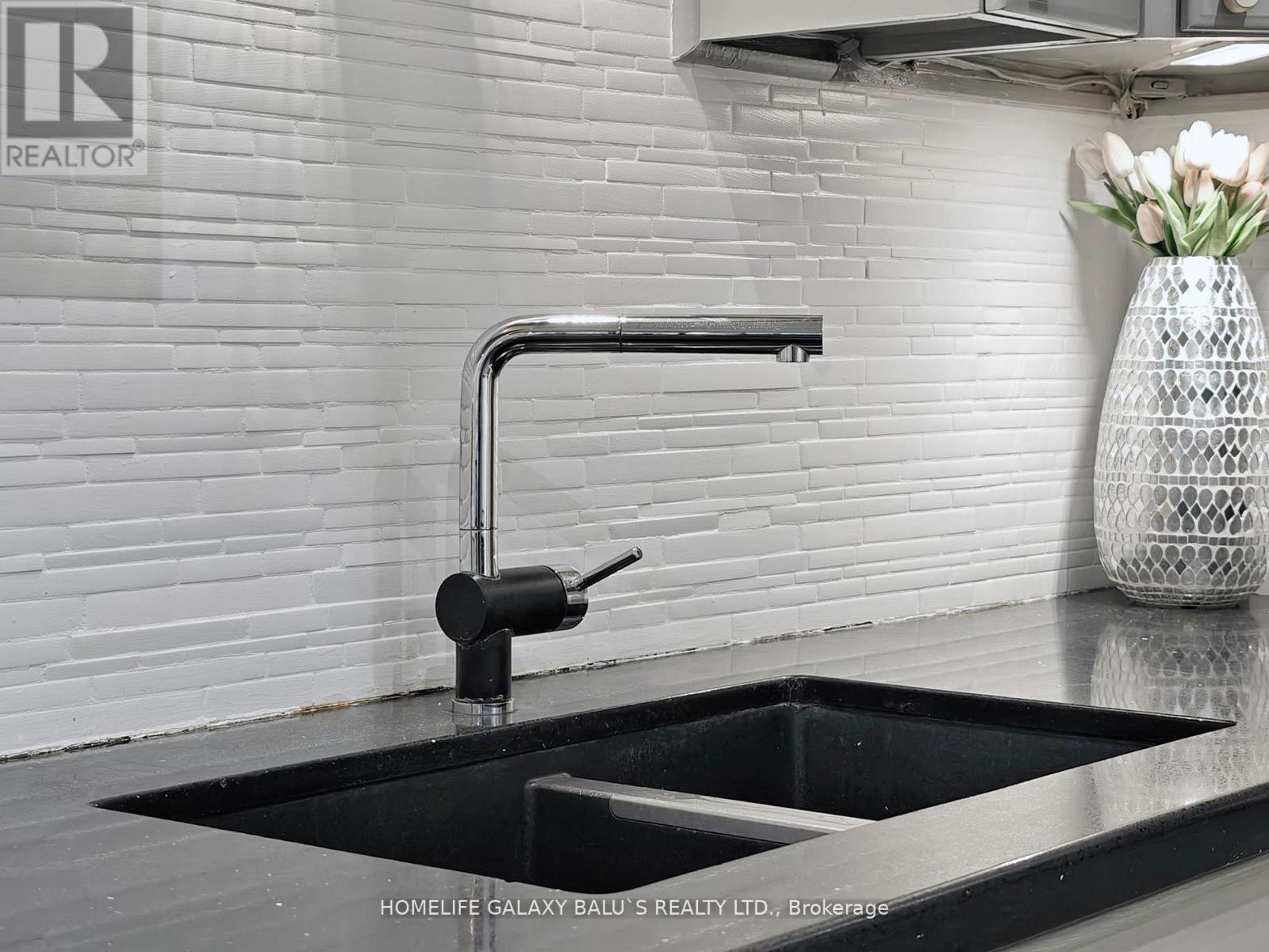 65 - 830 Stainton Drive, Mississauga, Ontario  L5C 2Z3 - Photo 14 - W12675172