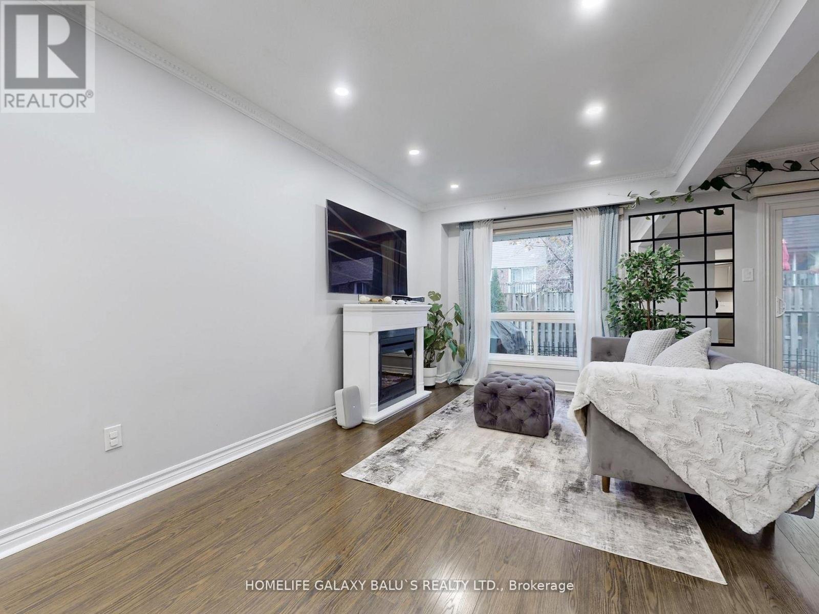 65 - 830 Stainton Drive, Mississauga, Ontario  L5C 2Z3 - Photo 4 - W12675172