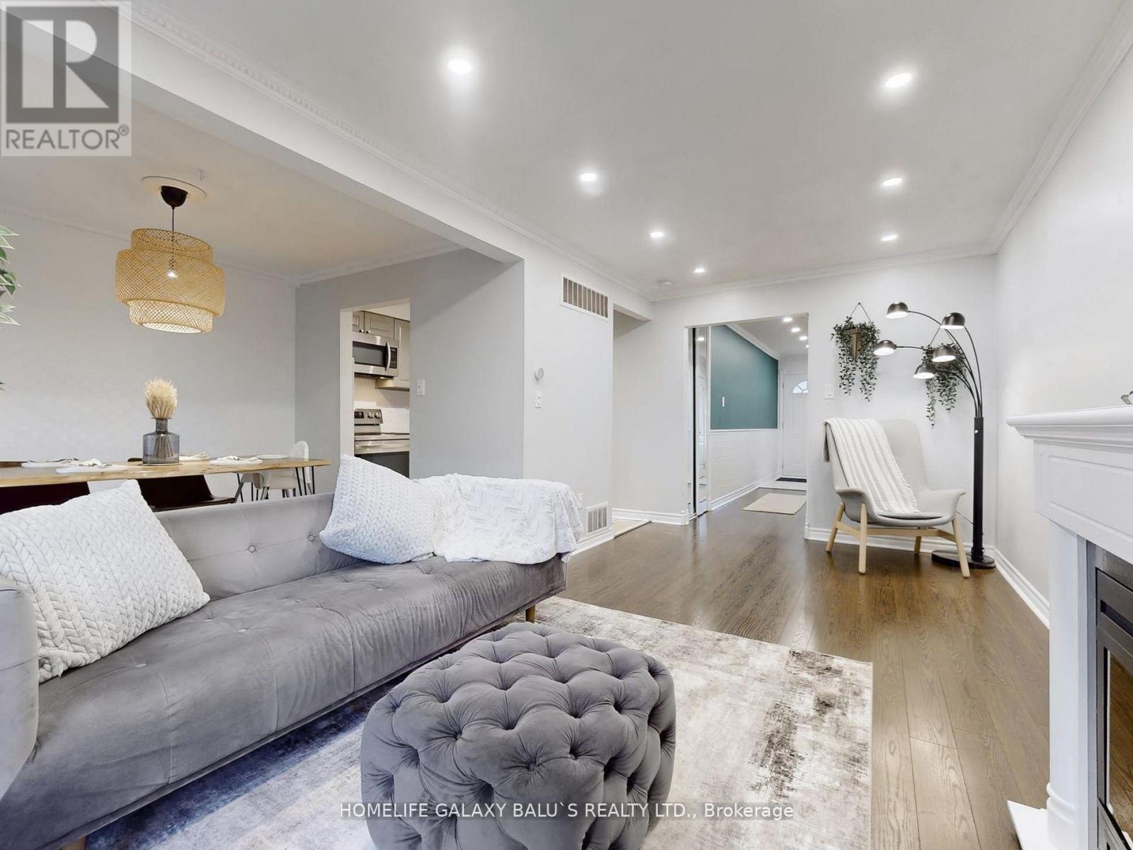 65 - 830 Stainton Drive, Mississauga, Ontario  L5C 2Z3 - Photo 5 - W12675172