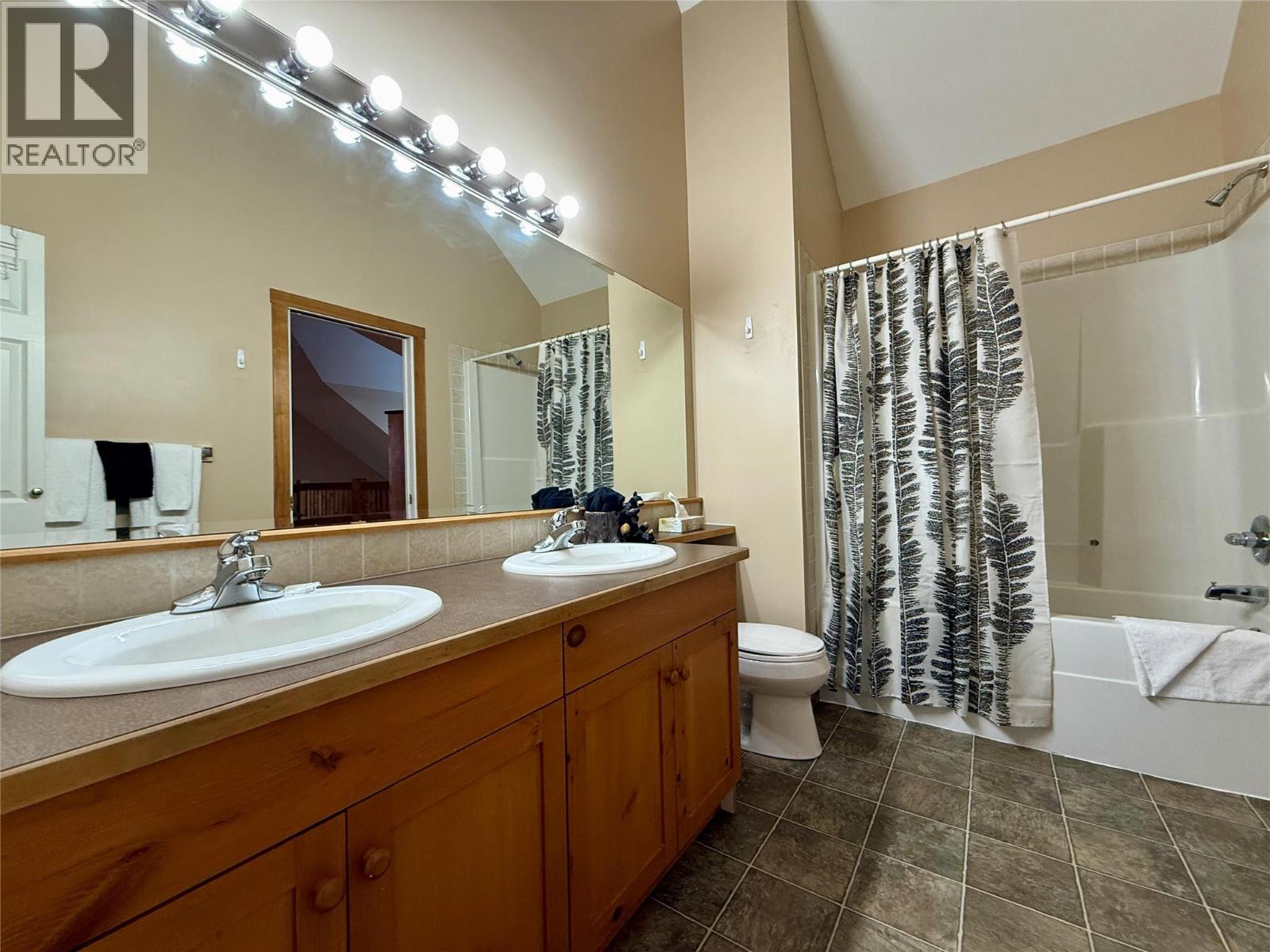 300 Stemwinder Drive Unit# 210, Kimberley, British Columbia  V1A 2Y5 - Photo 19 - 10370356