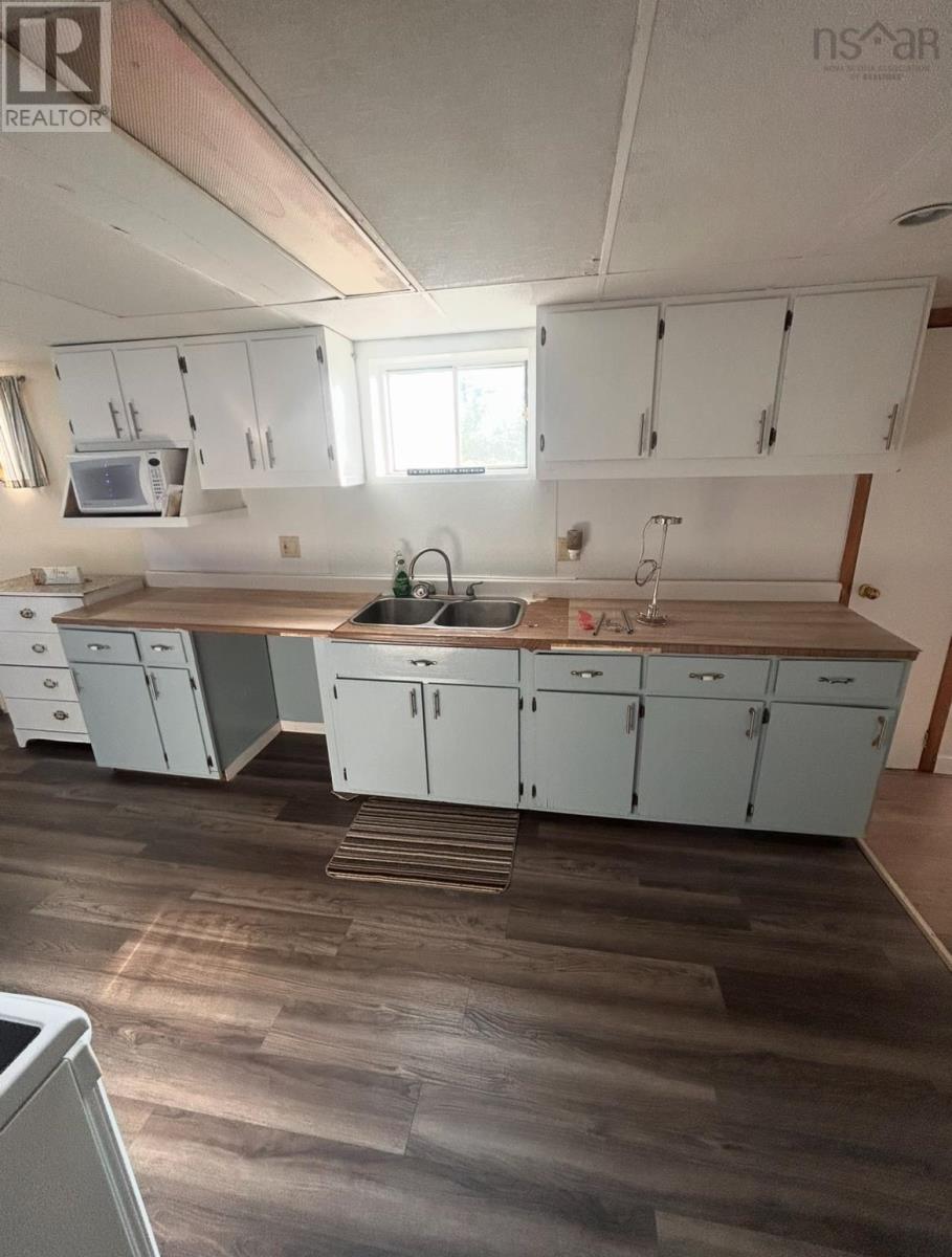 200 Reserve Street, Glace Bay, Nova Scotia  B1A 4W5 - Photo 4 - 202600376