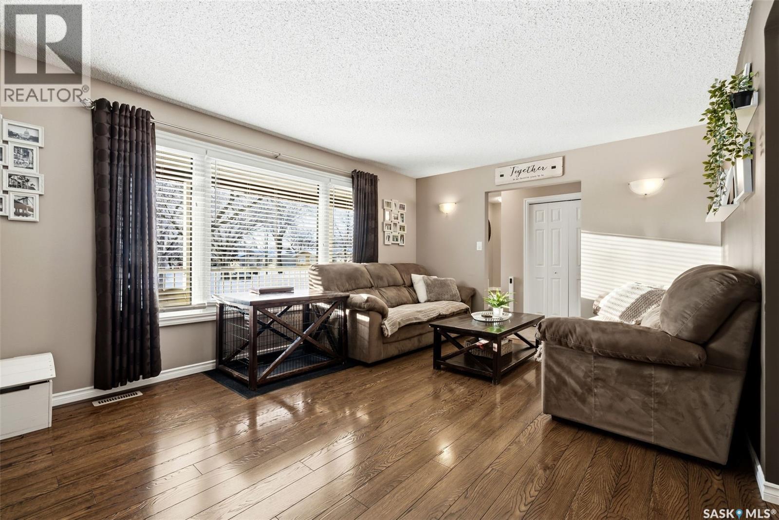 63 Champ Crescent, Regina, Saskatchewan  S4R 5B5 - Photo 4 - SK026324