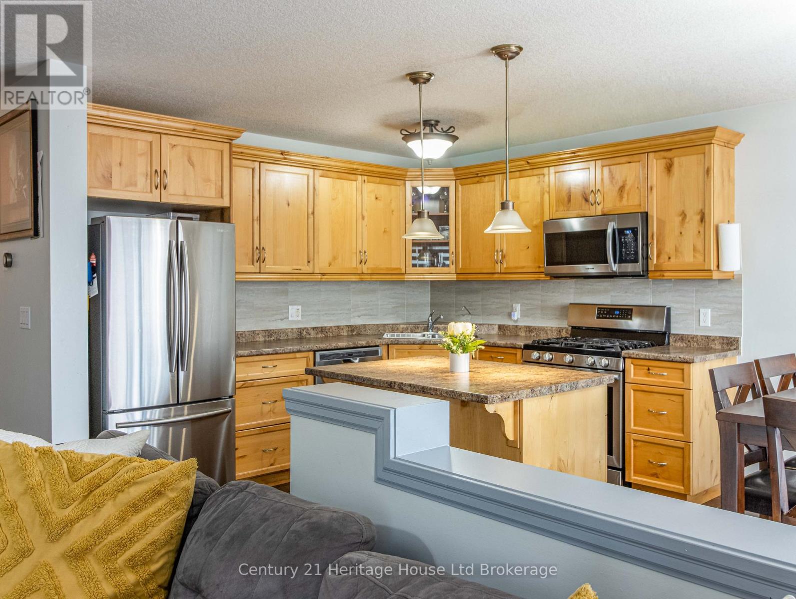 702 Frontenac Crescent, Woodstock, Ontario  N4V 0B1 - Photo 11 - X12675276