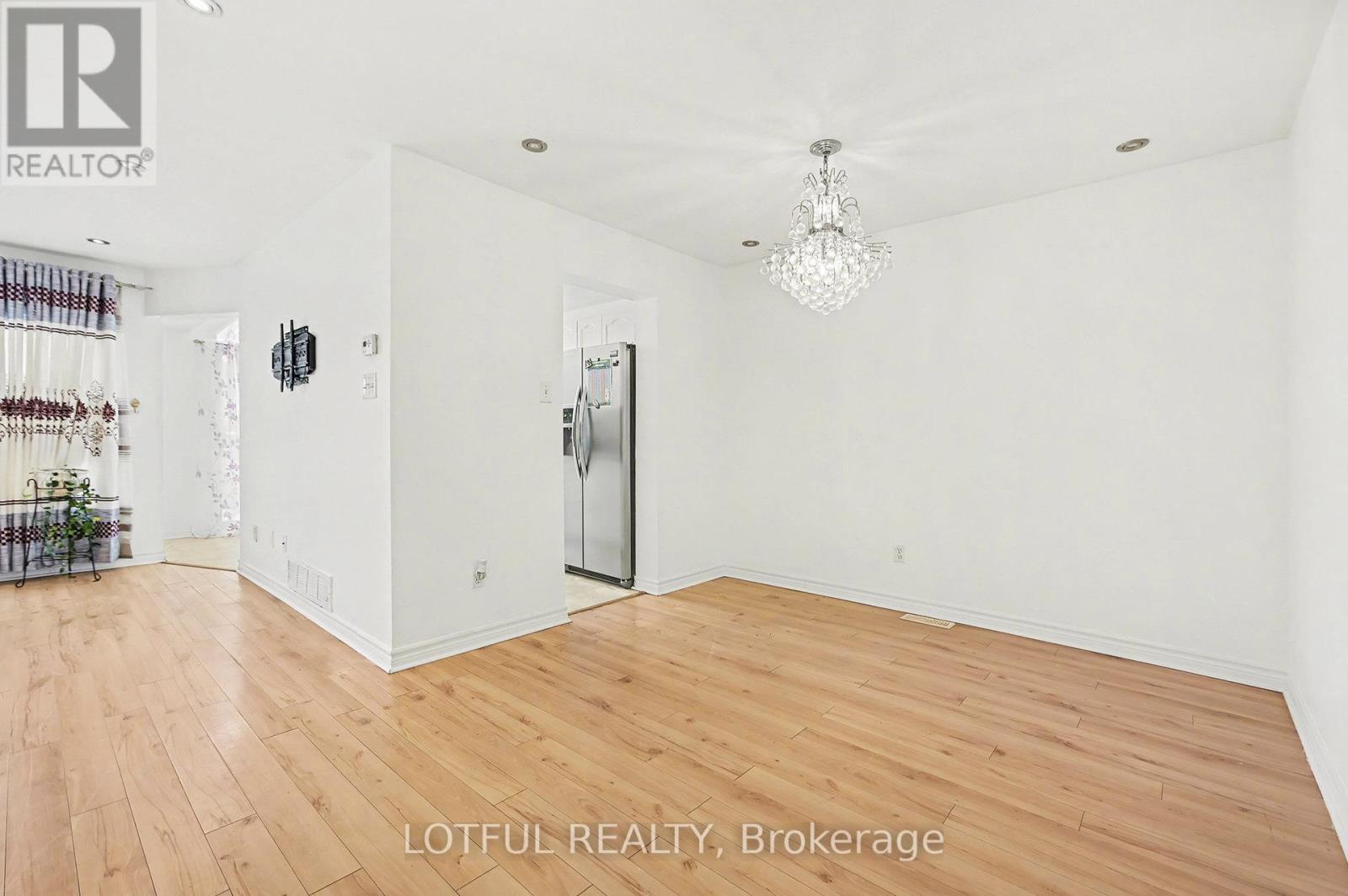 13 Villandry Street, Ottawa, Ontario  K2G 6X7 - Photo 4 - X12675234